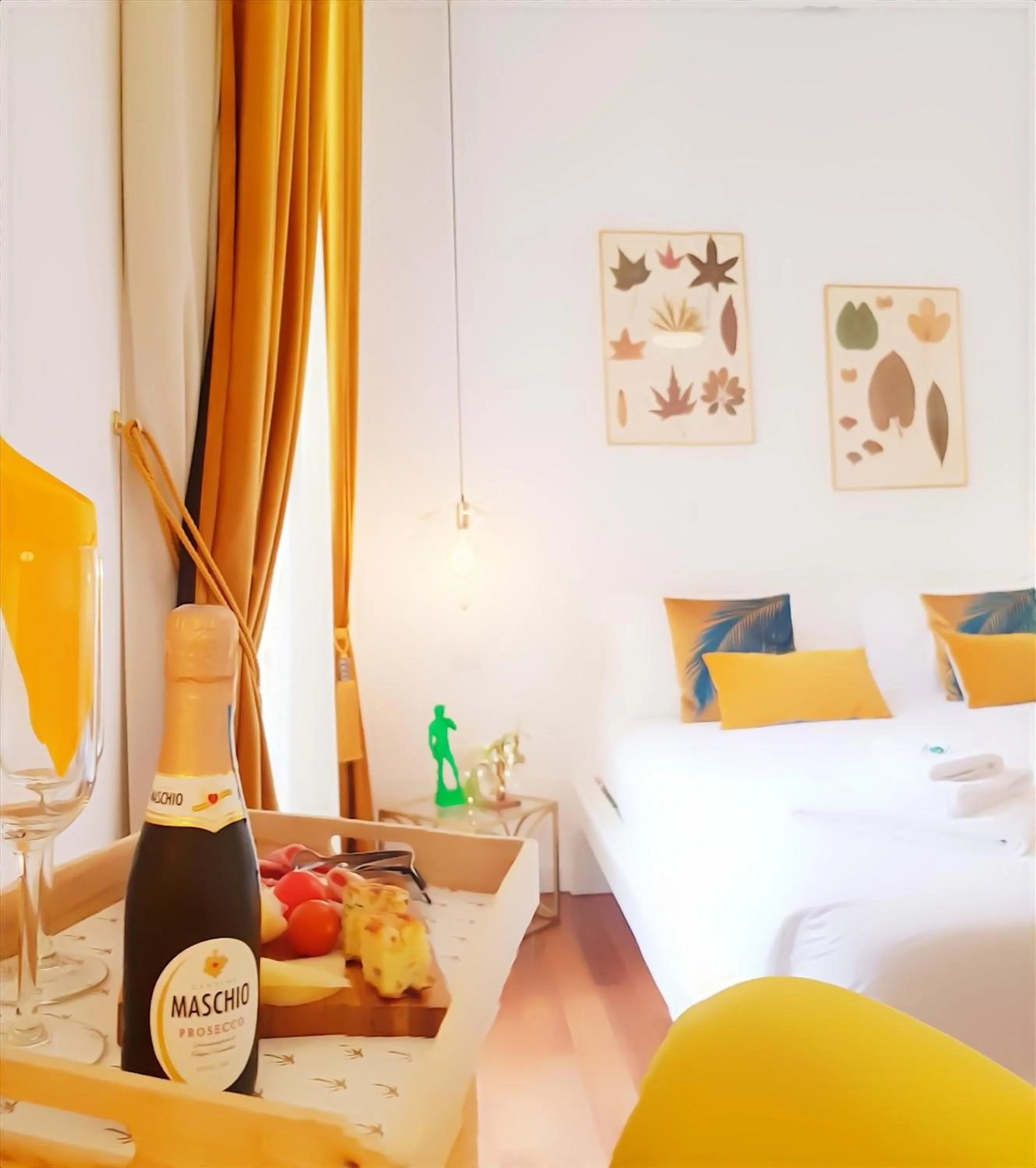 Bed in Napoli Tree - Lungomare