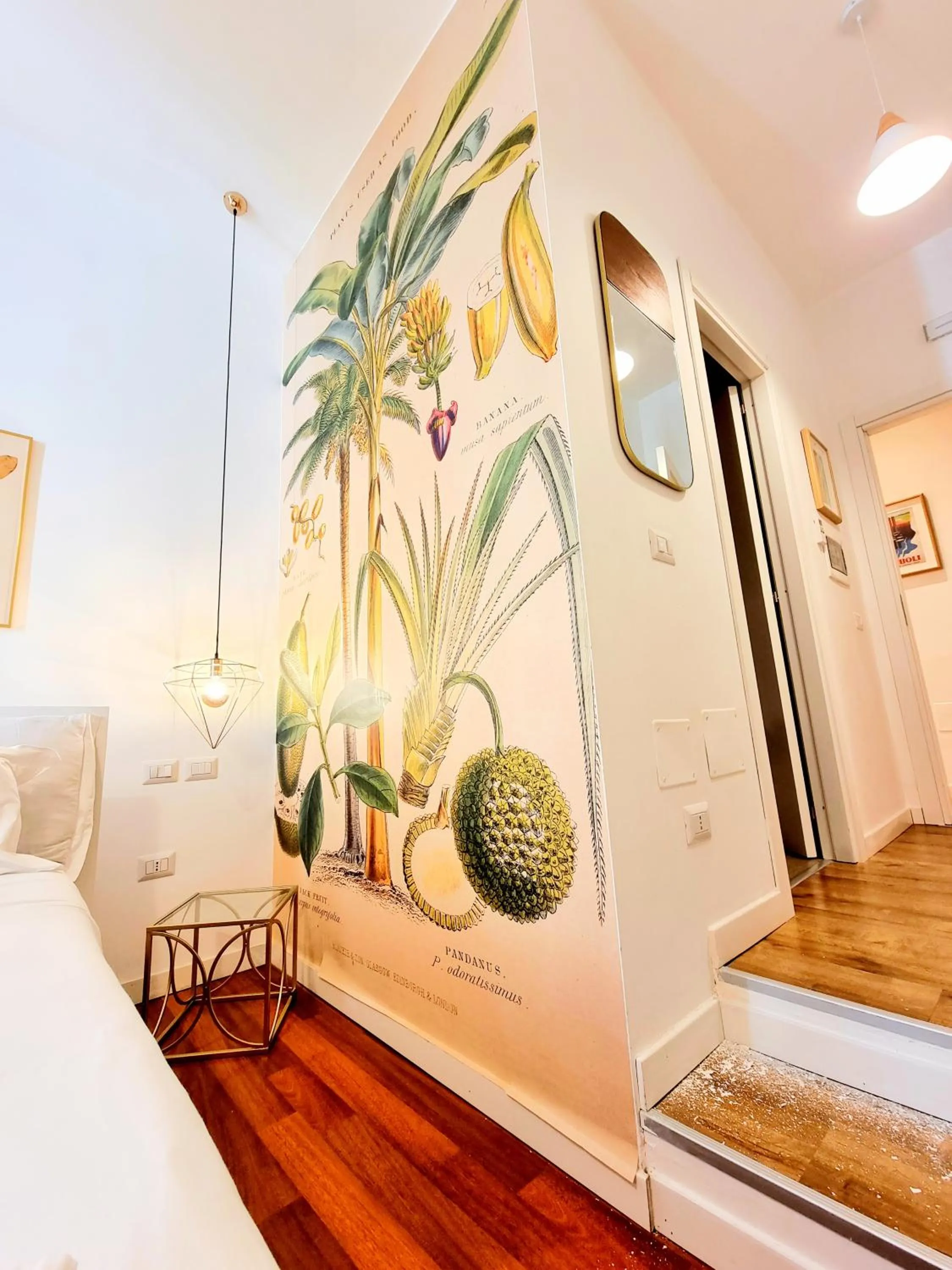 Photo of the whole room, Bed in Napoli Tree - Lungomare