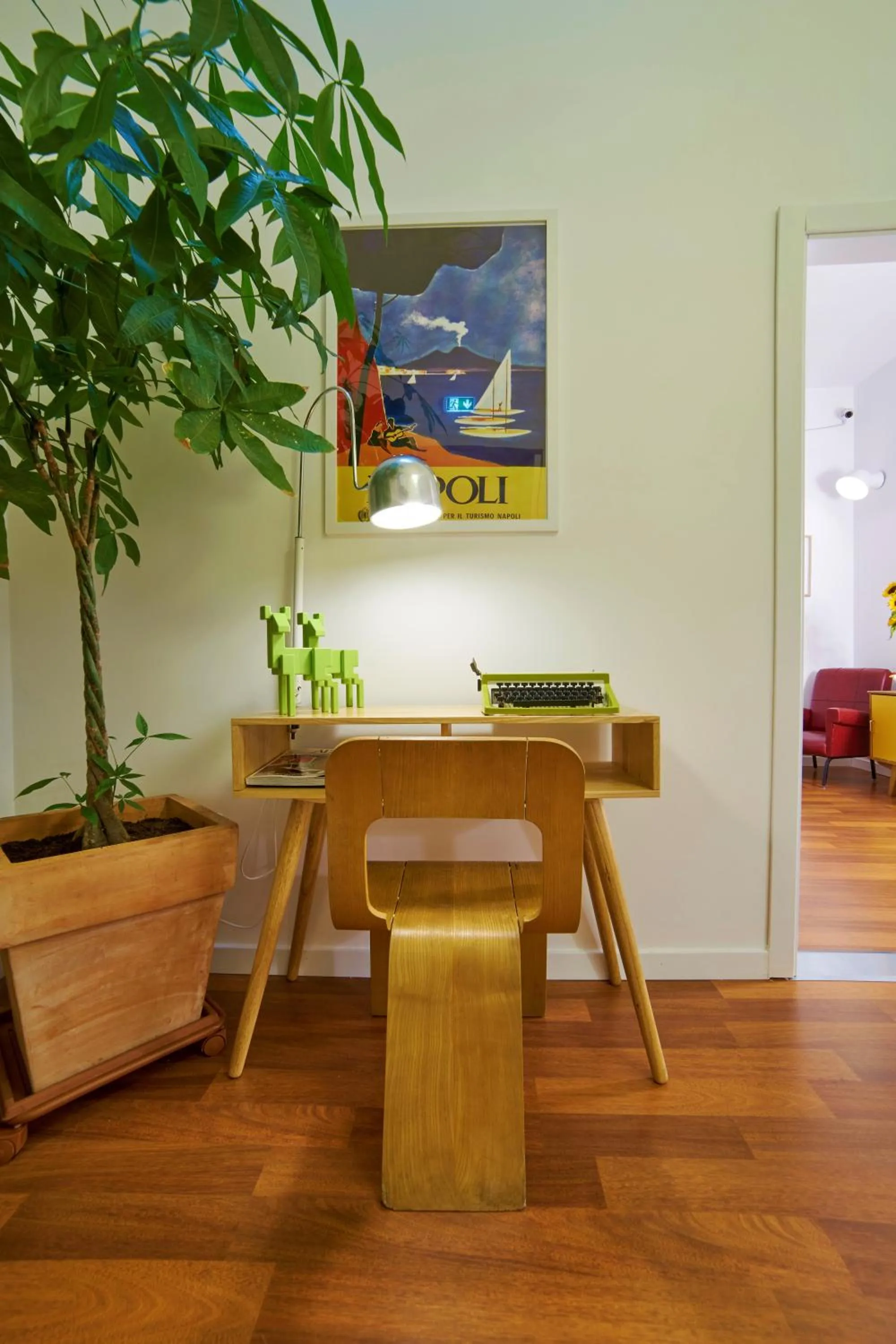 Decorative detail in Napoli Tree - Lungomare