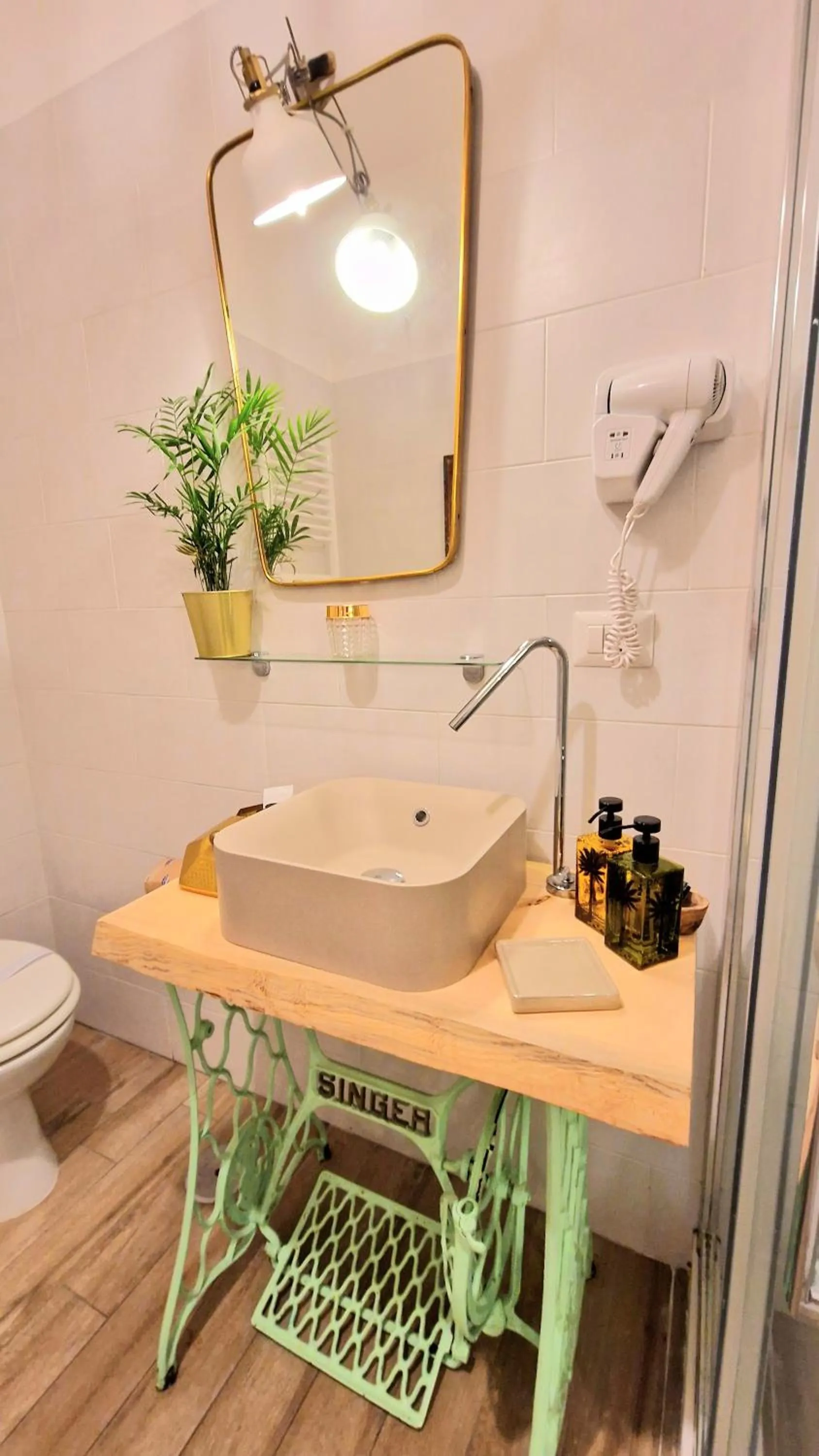 Bathroom in Napoli Tree - Lungomare