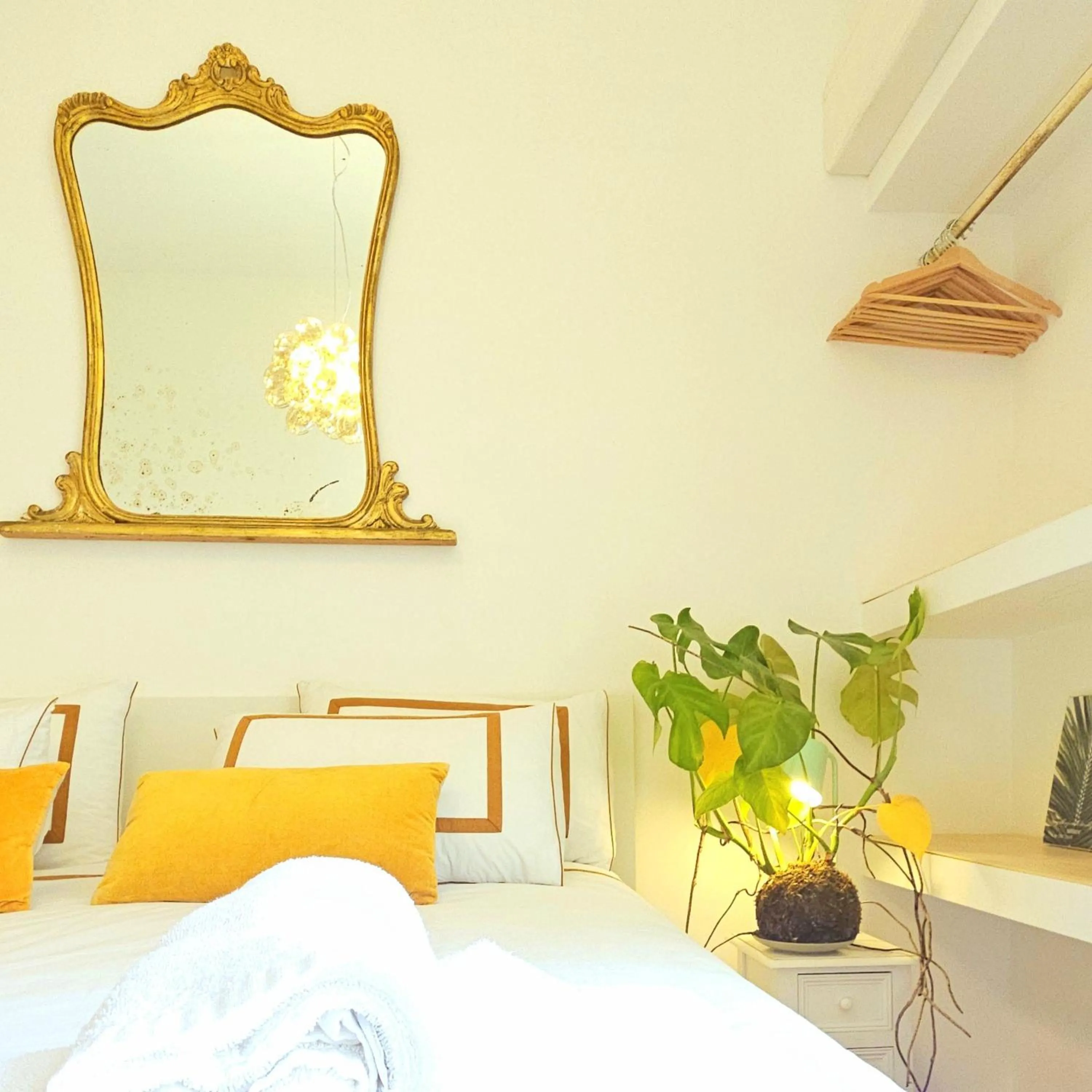 Photo of the whole room, Bed in Napoli Tree - Lungomare