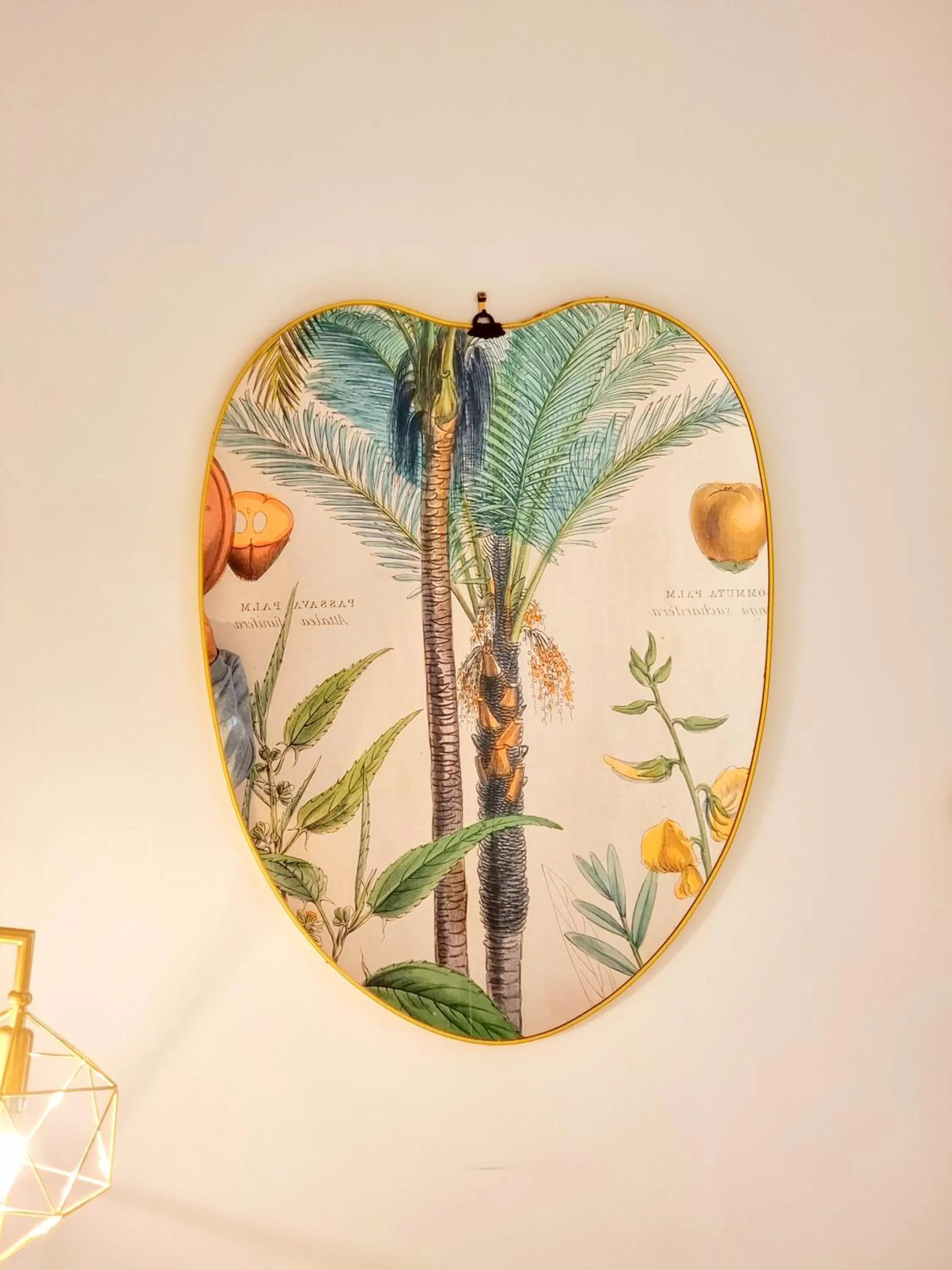 Decorative detail in Napoli Tree - Lungomare