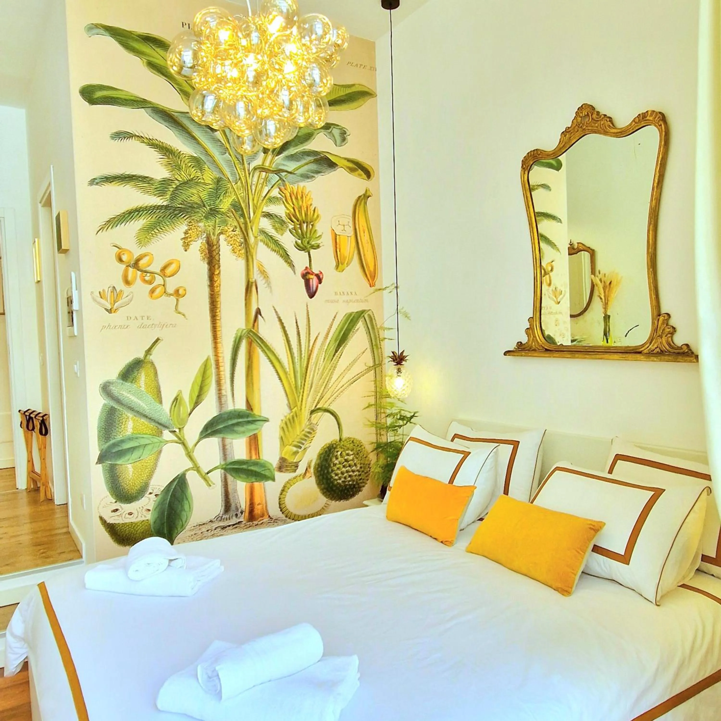 Bed in Napoli Tree - Lungomare