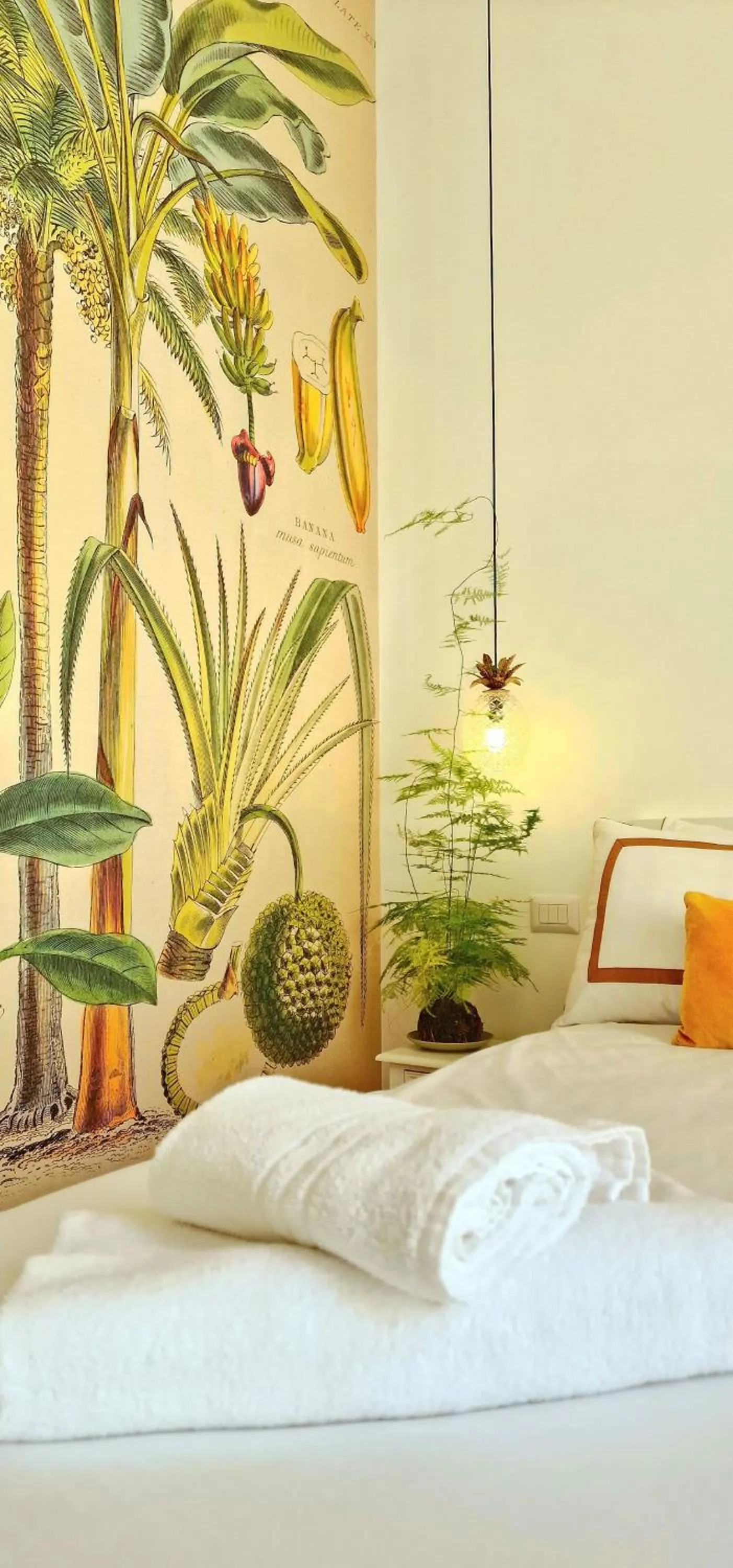 Bed in Napoli Tree - Lungomare