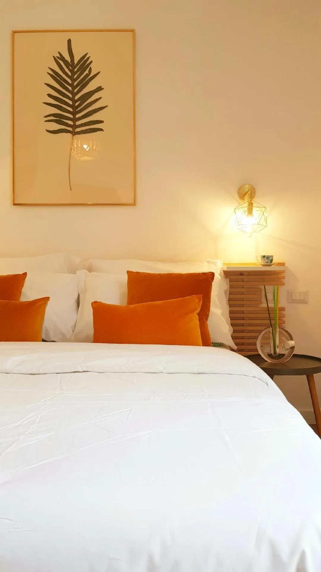 Decorative detail, Bed in Napoli Tree - Lungomare