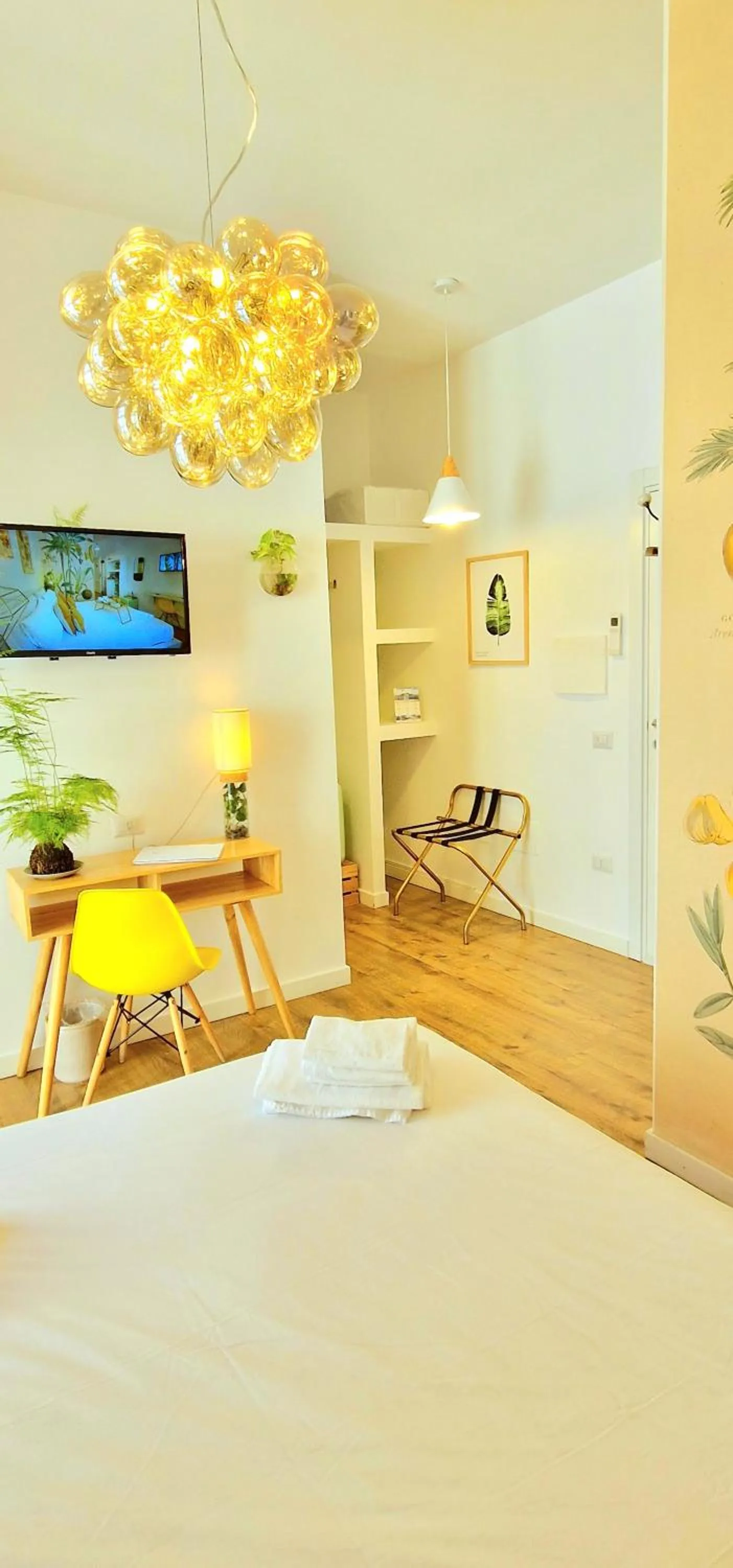 Bedroom, Bed in Napoli Tree - Lungomare