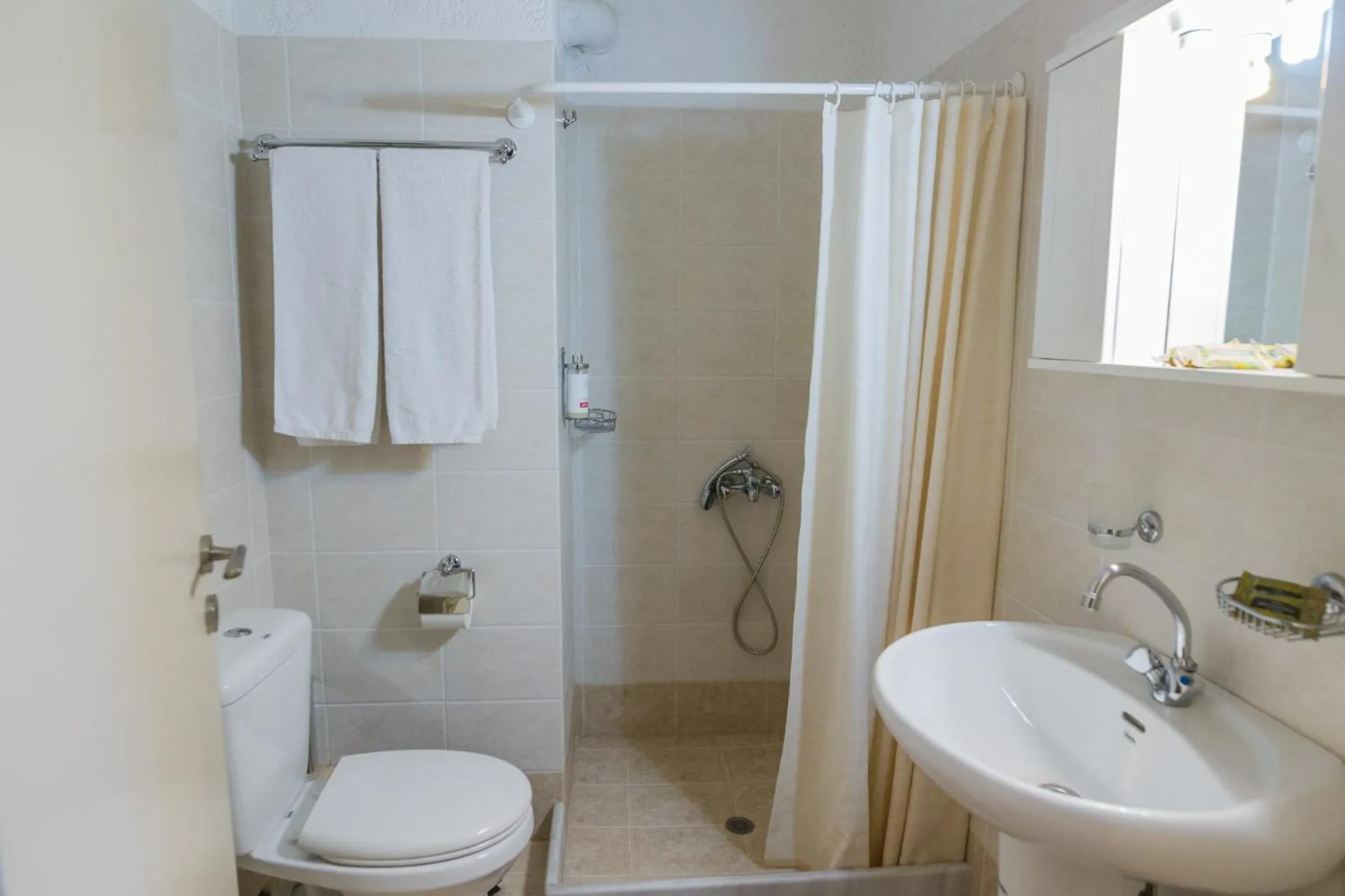 Bathroom in Faris Hotel