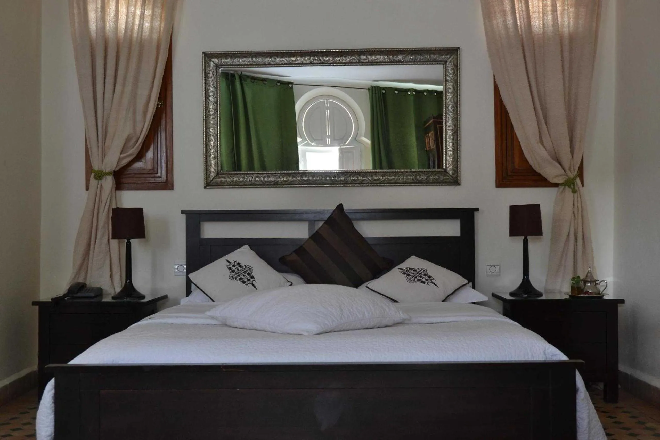 Bedroom, Bed in Riad Dar L'Oussia & SPA