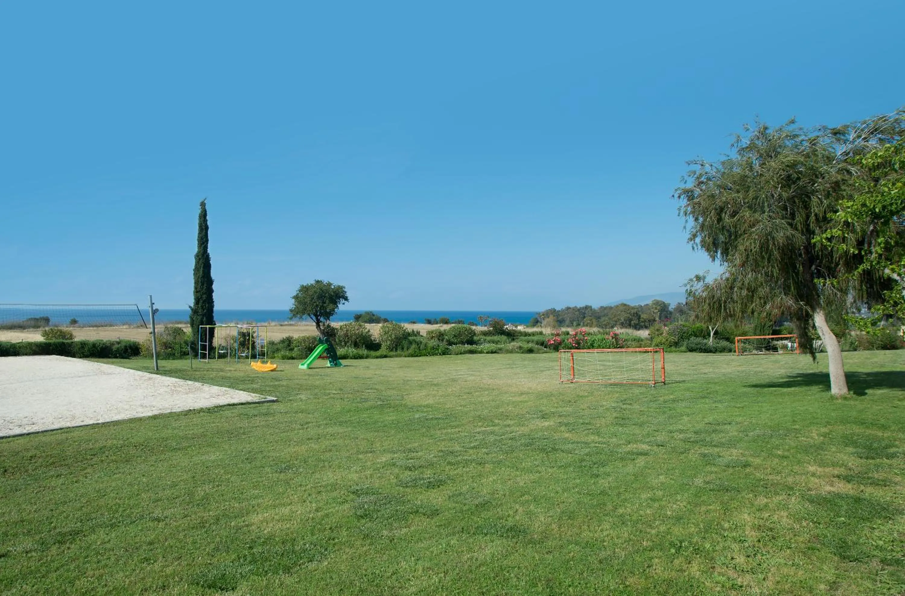 Day in Akamanthea Holiday Village