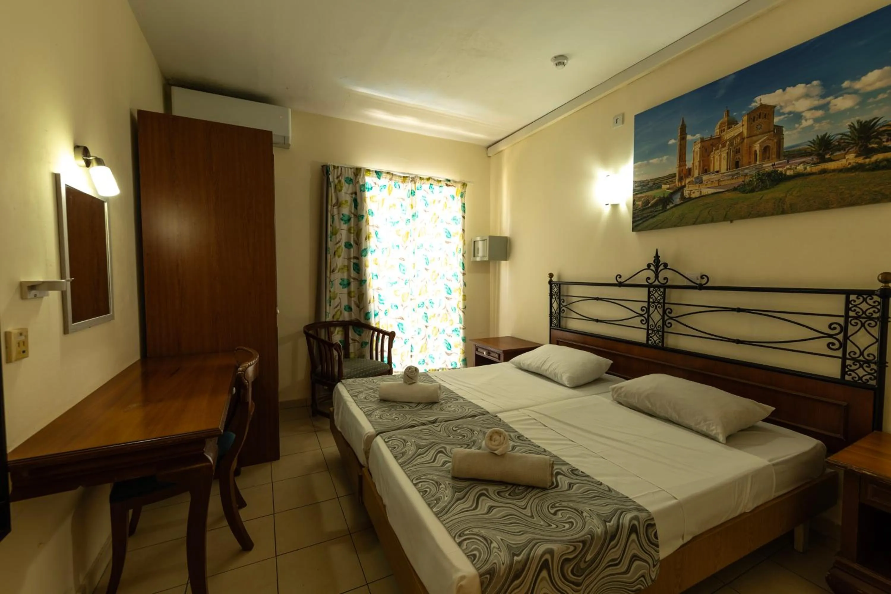 Bedroom, Bed in Qawra Point Holiday Complex