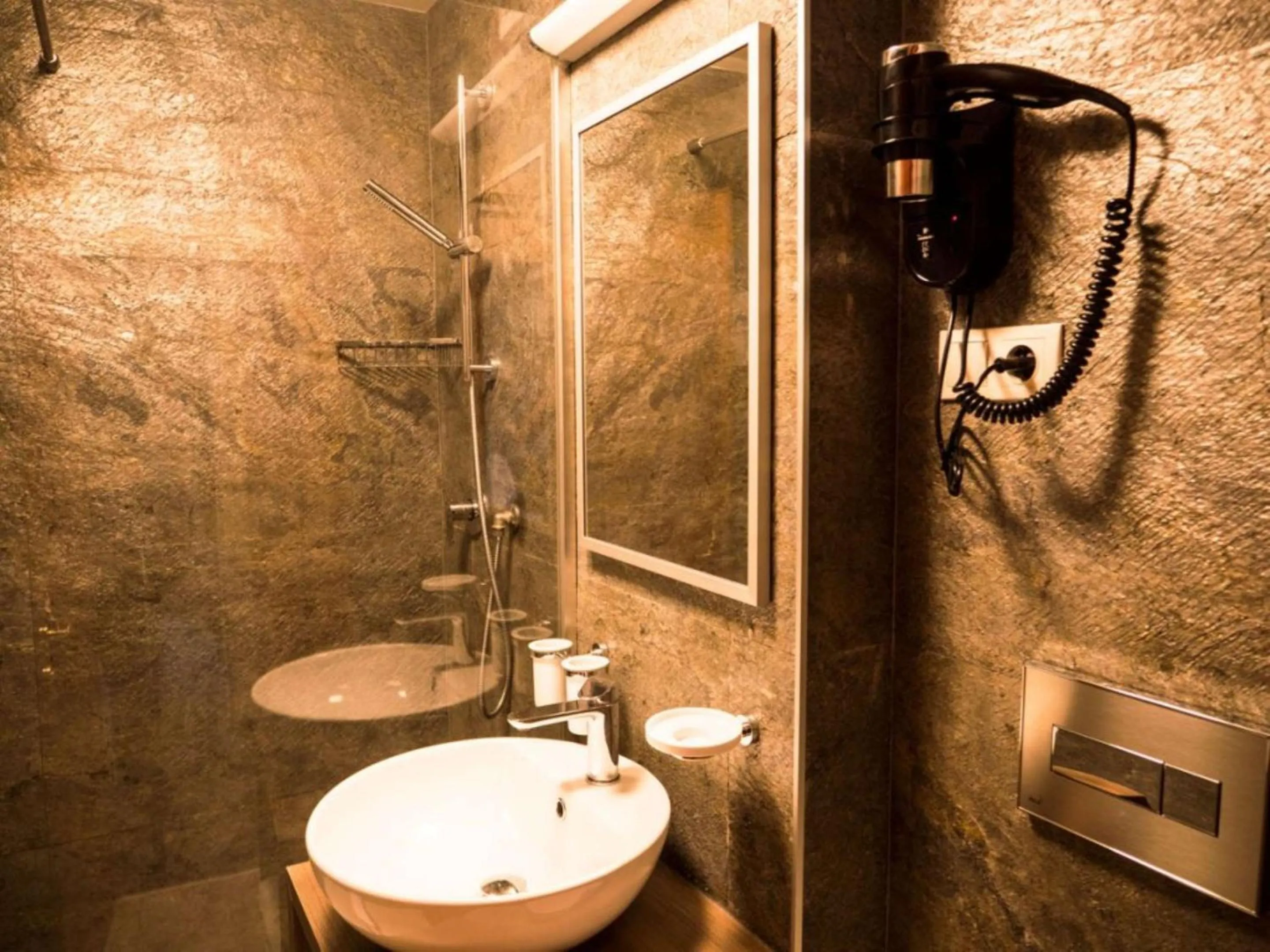 Bathroom in Best Western Silva Hotel
