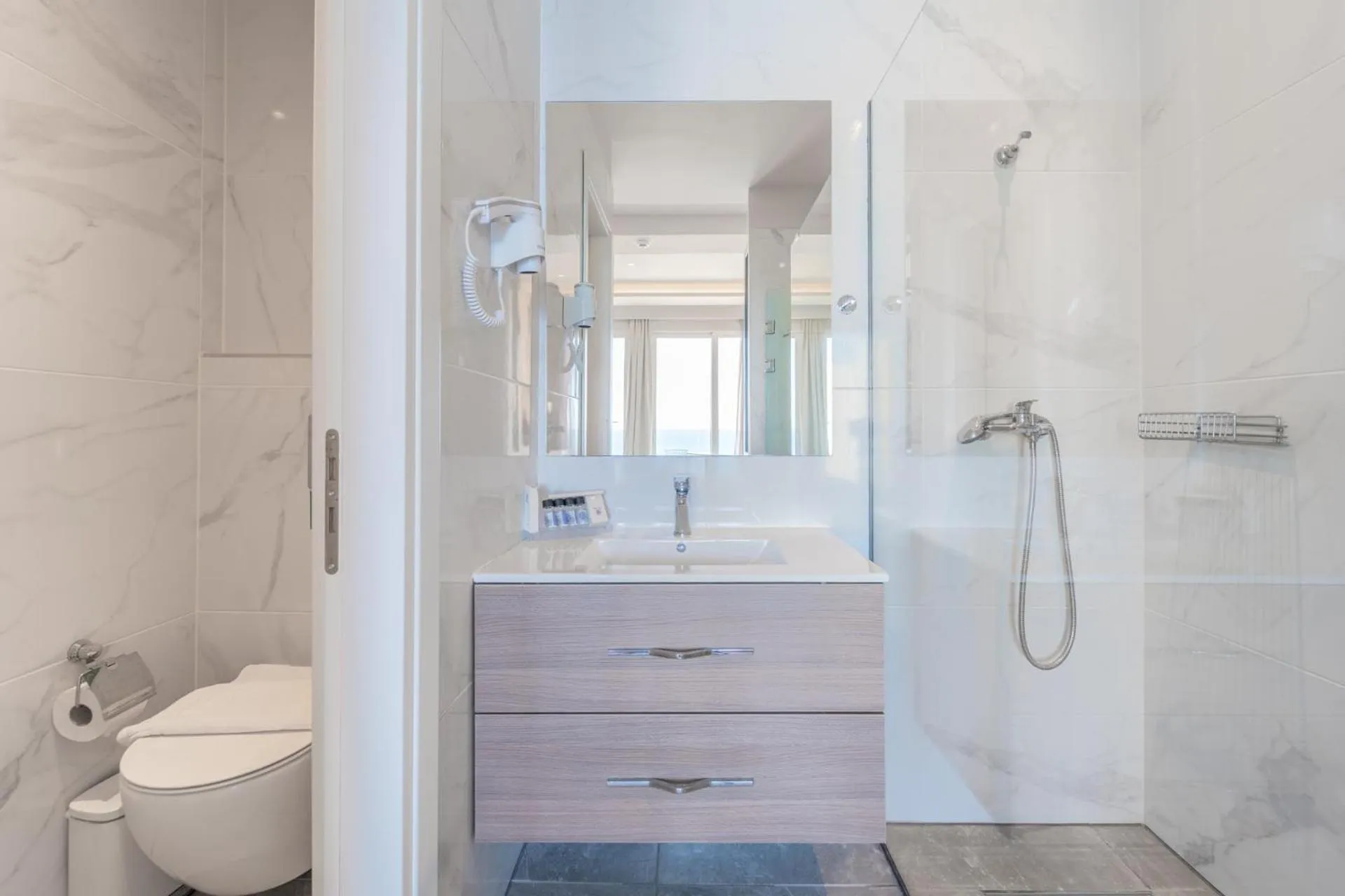 Toilet in Arte Hotel