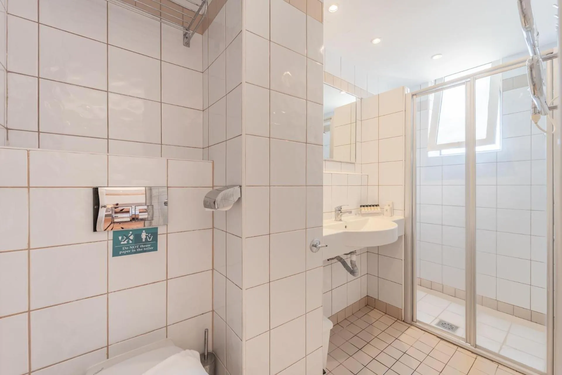 Shower in Arte Hotel