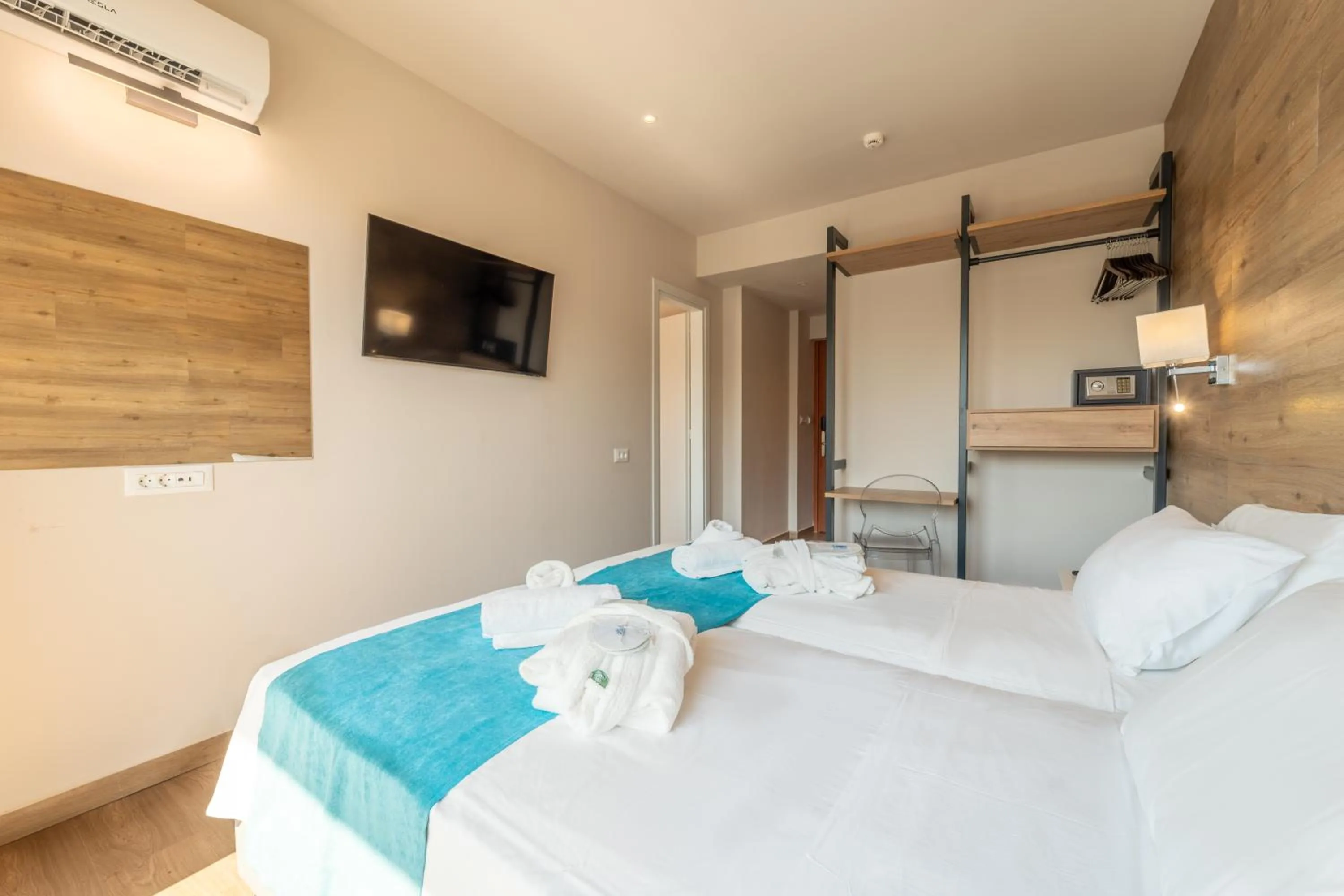 TV and multimedia, Bed in Arte Hotel