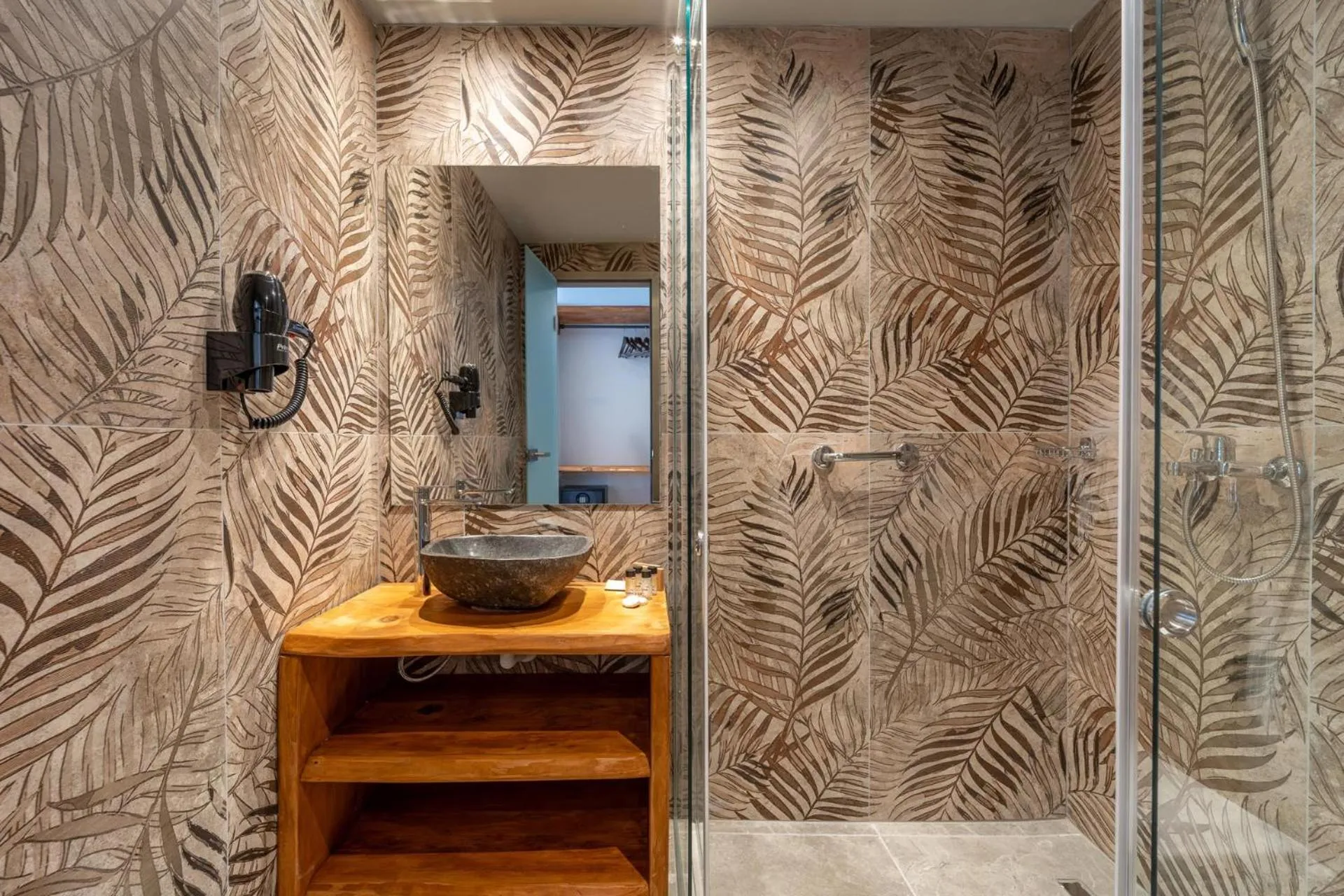 Shower in Arte Hotel