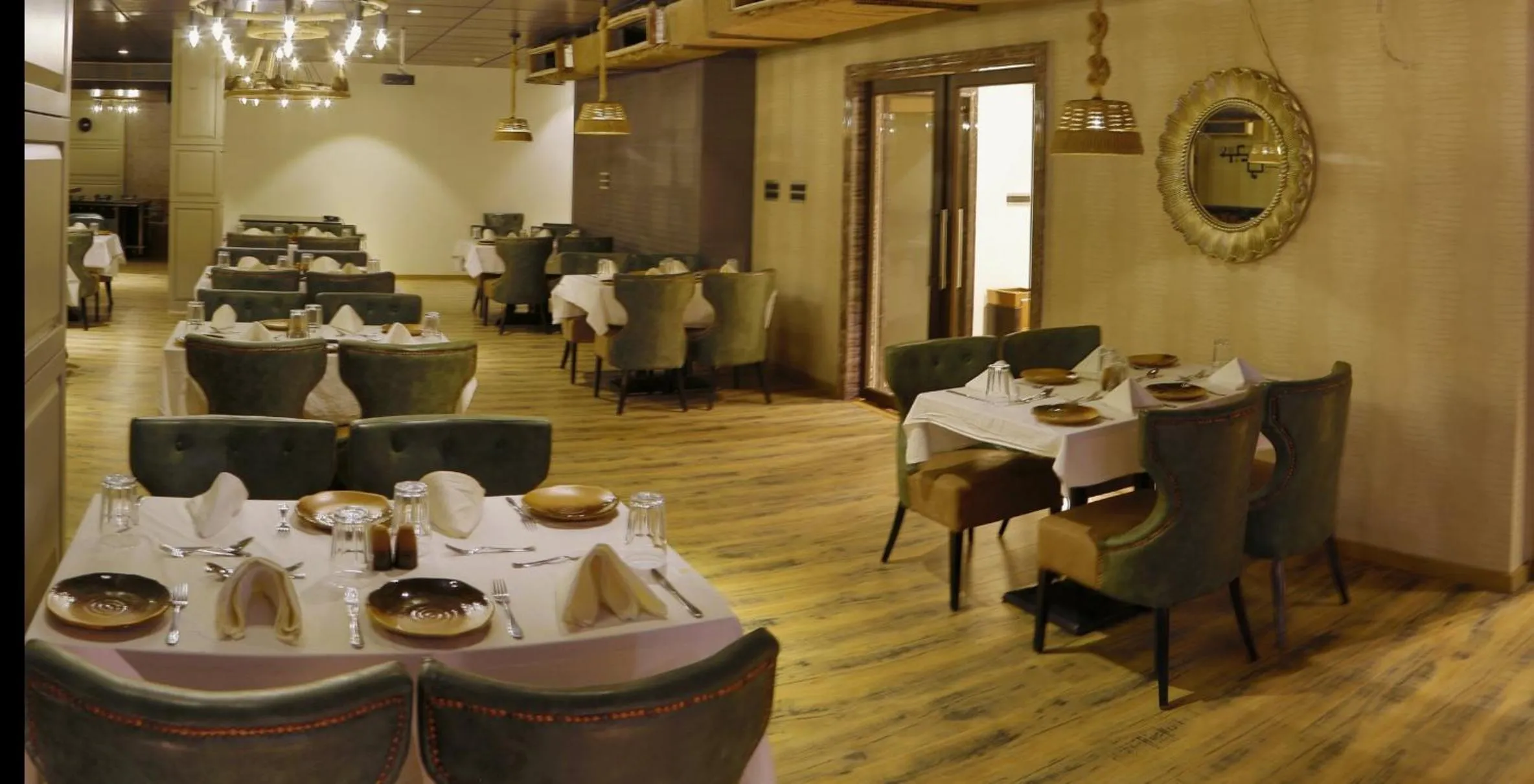 Restaurant/places to eat in Hotel Shubh Inn