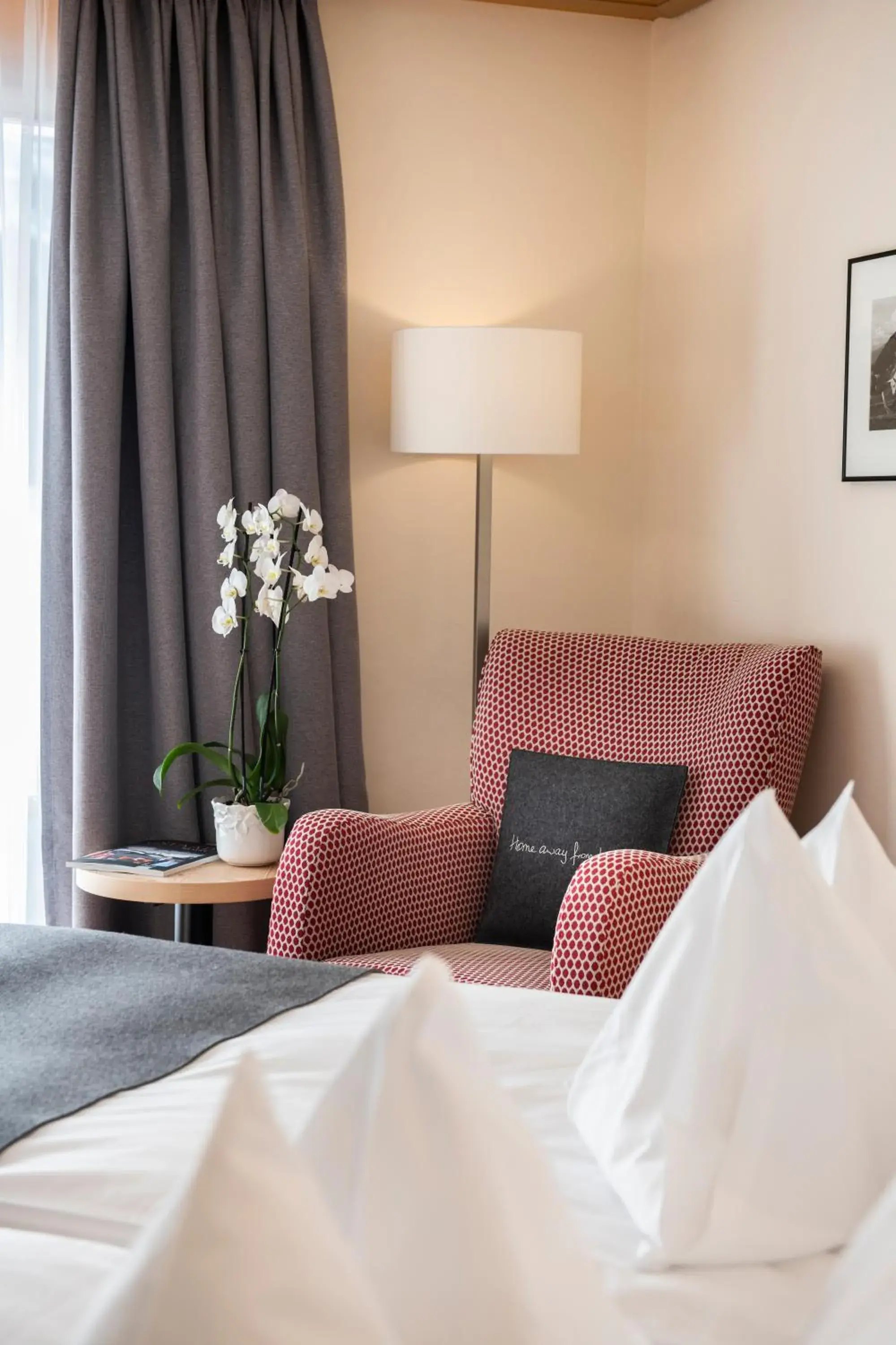 Superior Double or Twin Room with Mountain View - single occupancy in GOLFHOTEL Les Hauts de Gstaad & SPA Superior Double or Twin Room with Mountain View - single occupancy in GOLFHOTEL Les Hauts de Gstaad & SPA