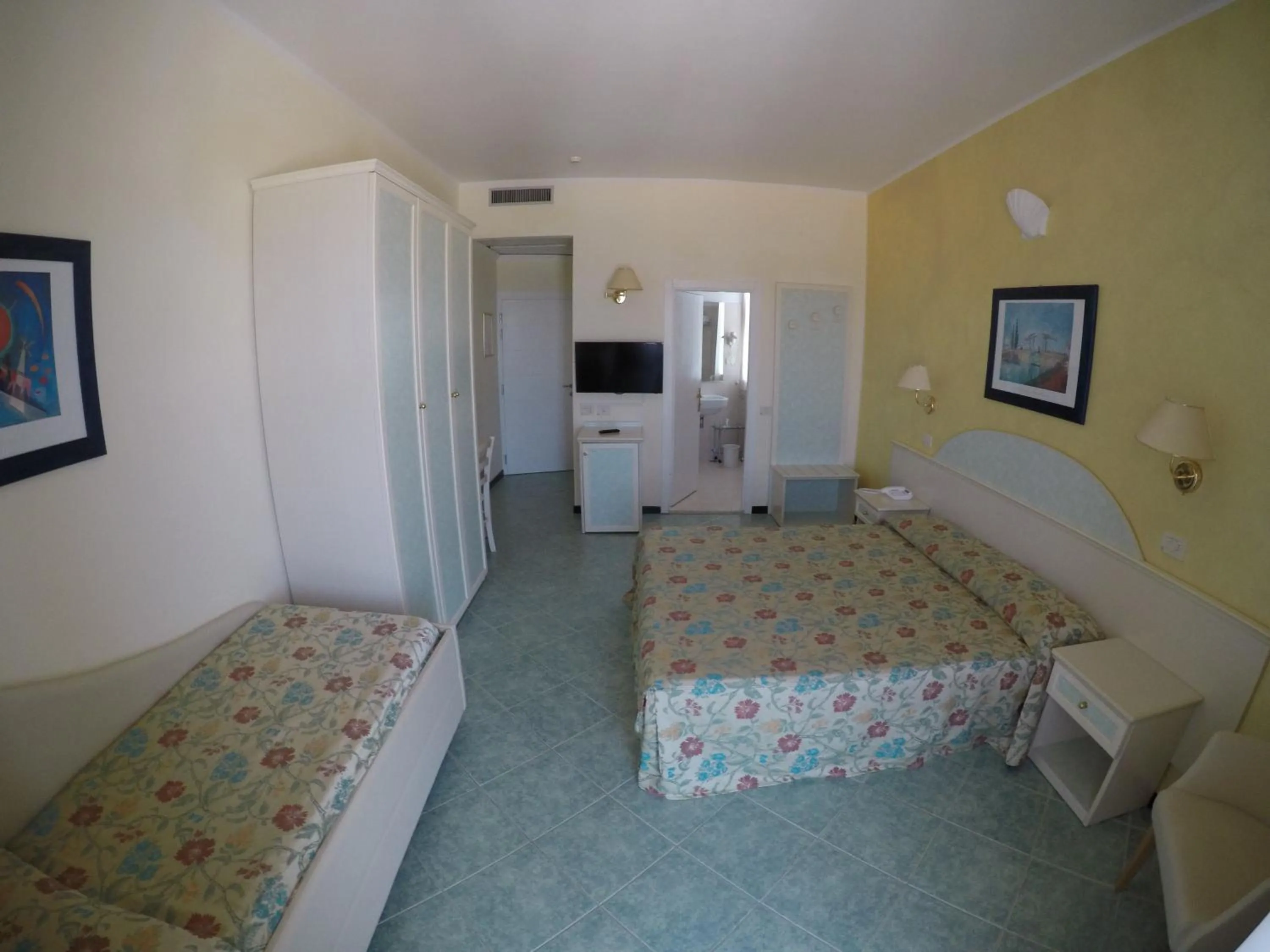 Pets, Bed in Hotel Nord Est