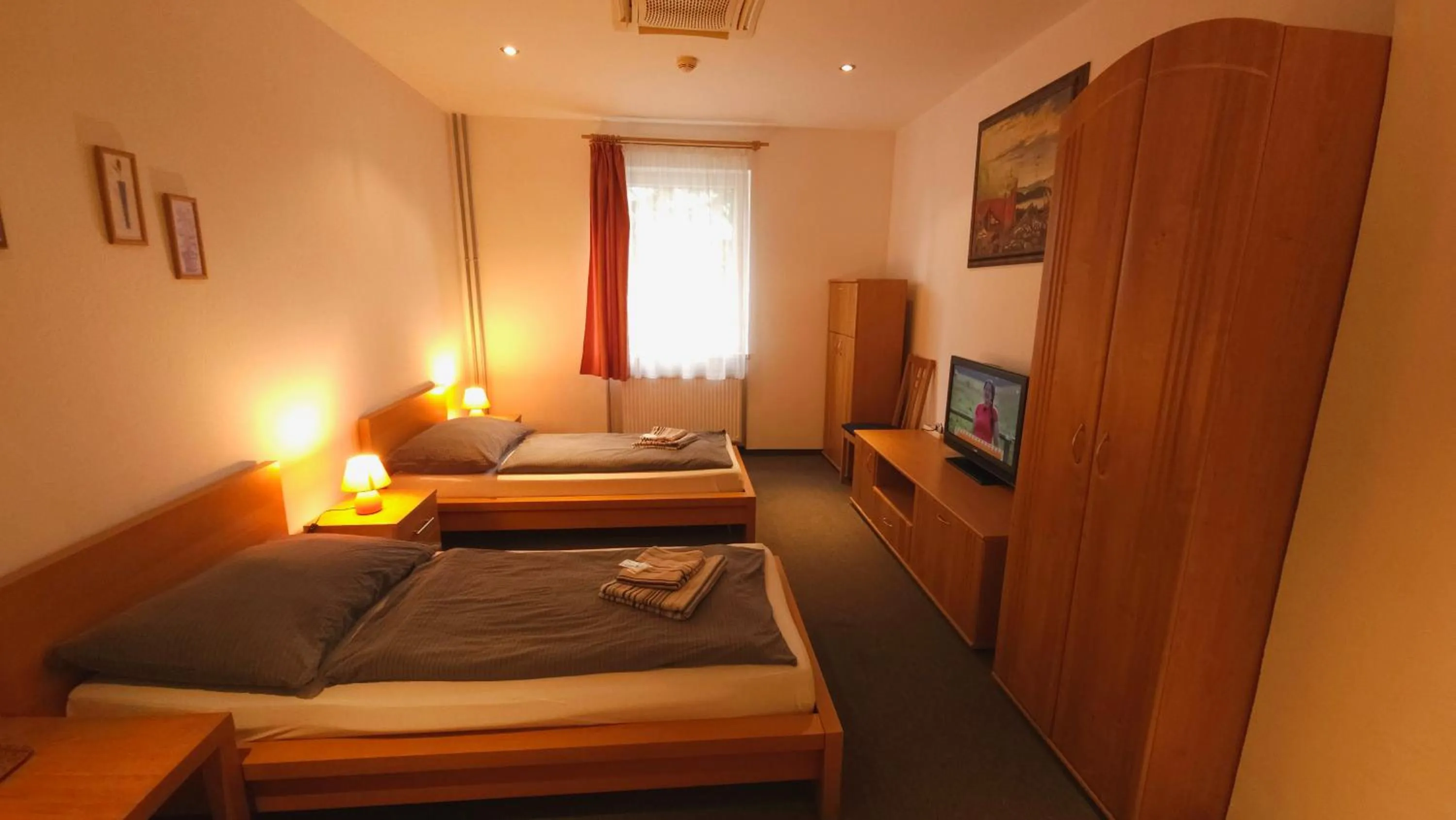 Photo of the whole room, Bed in Pension Zlata Noha