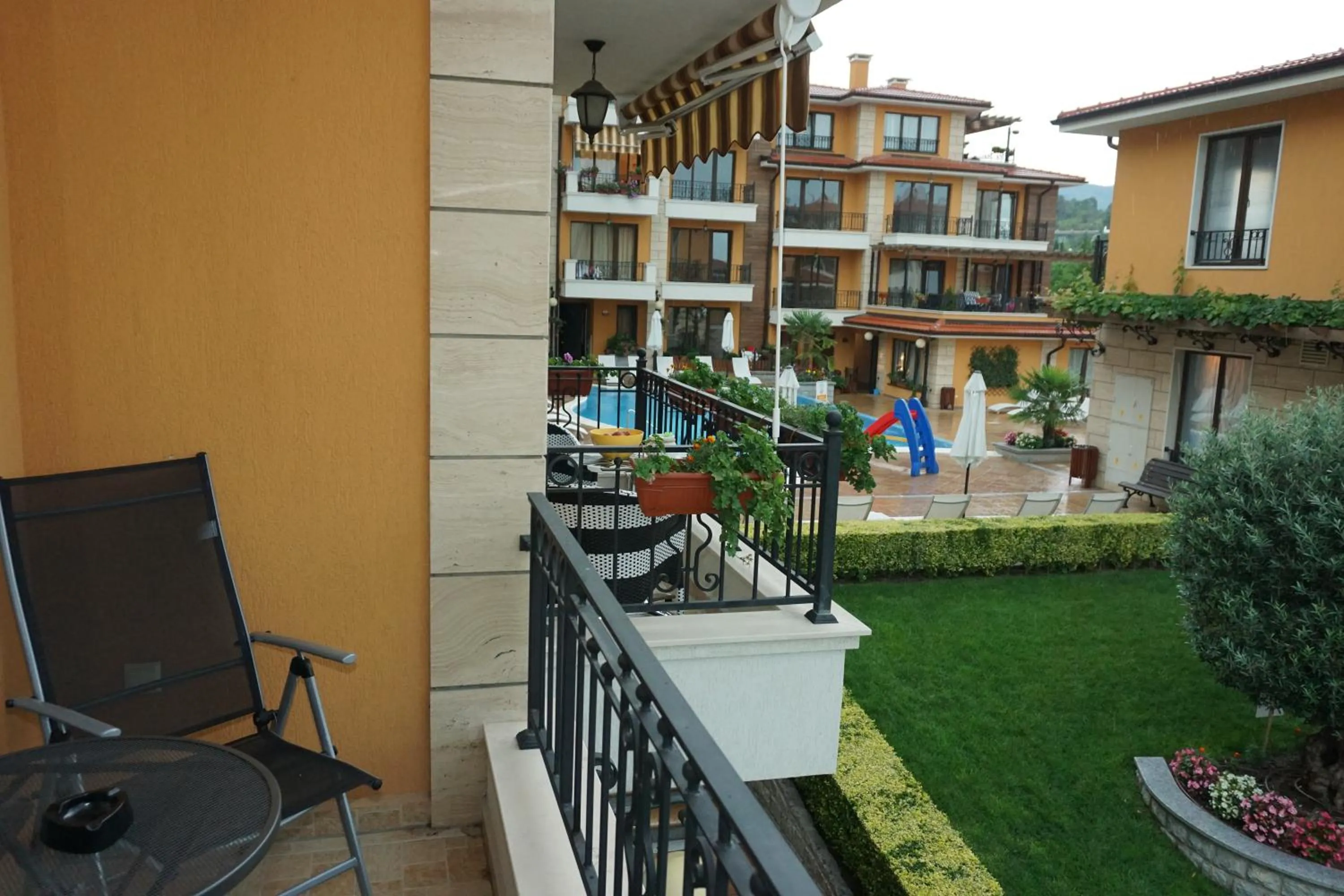 Garden view in Boulevard Sea Residence