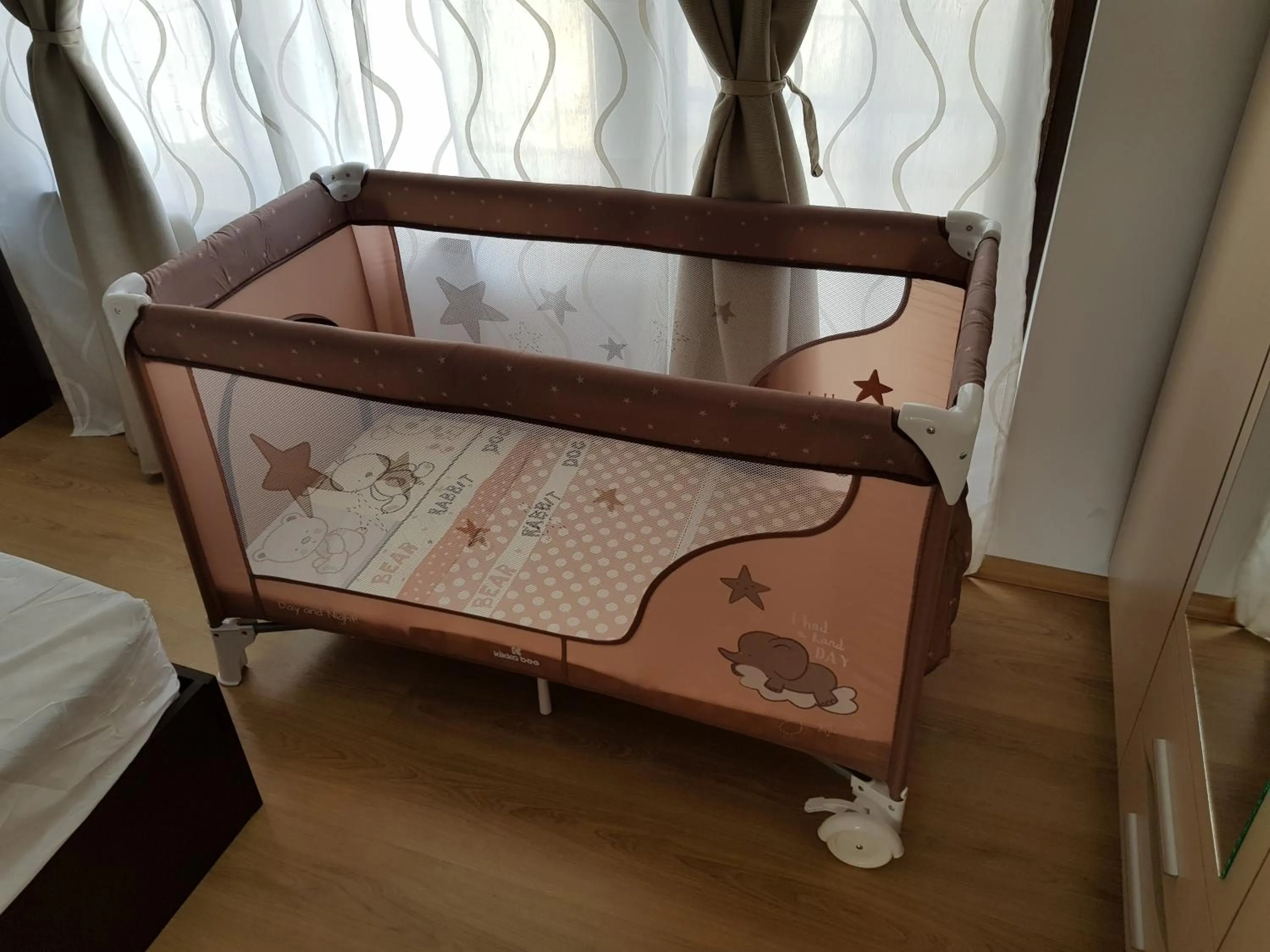 cot, Bed in Boulevard Sea Residence