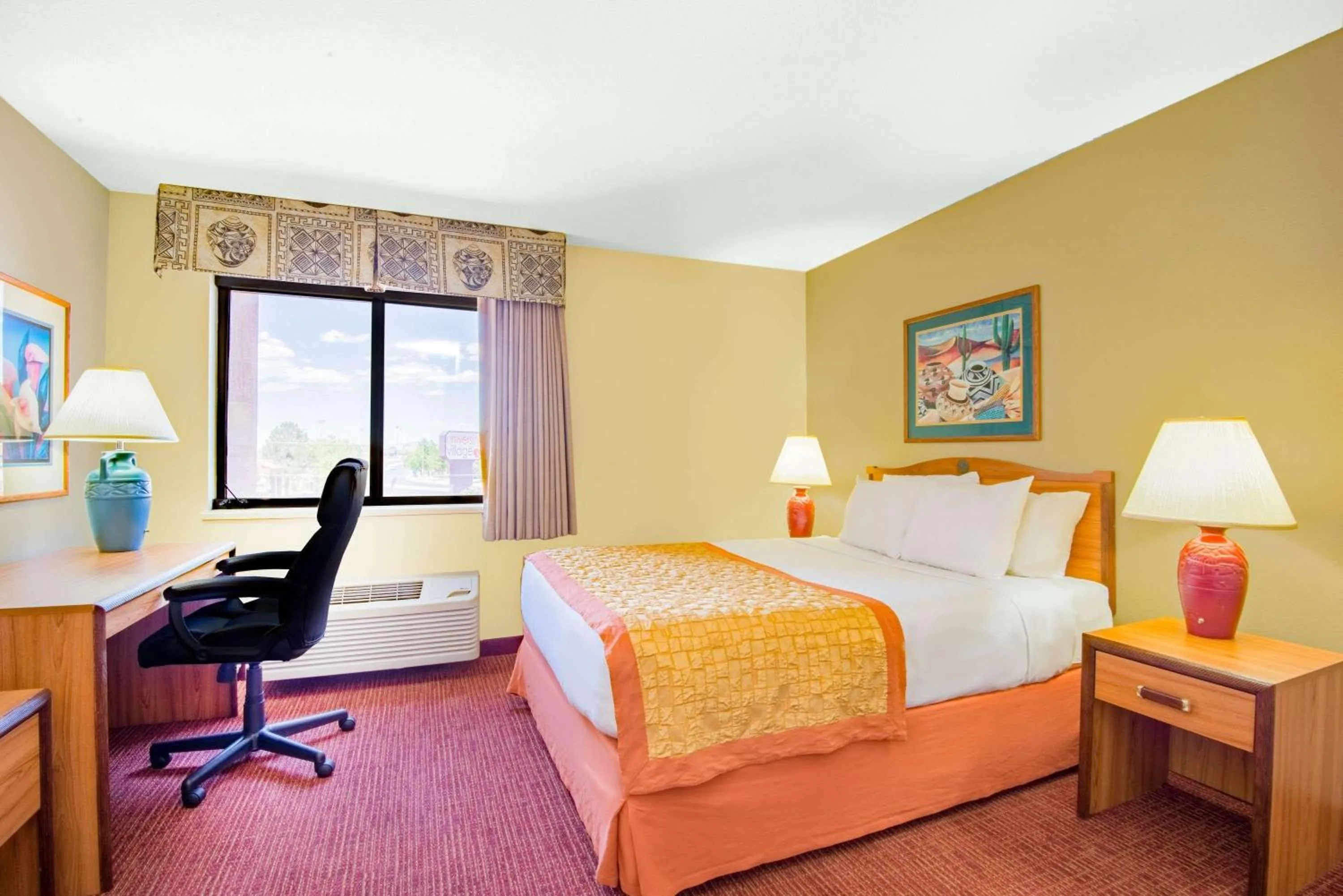Photo of the whole room, Bed in Hawthorn Suites by Wyndham Albuquerque