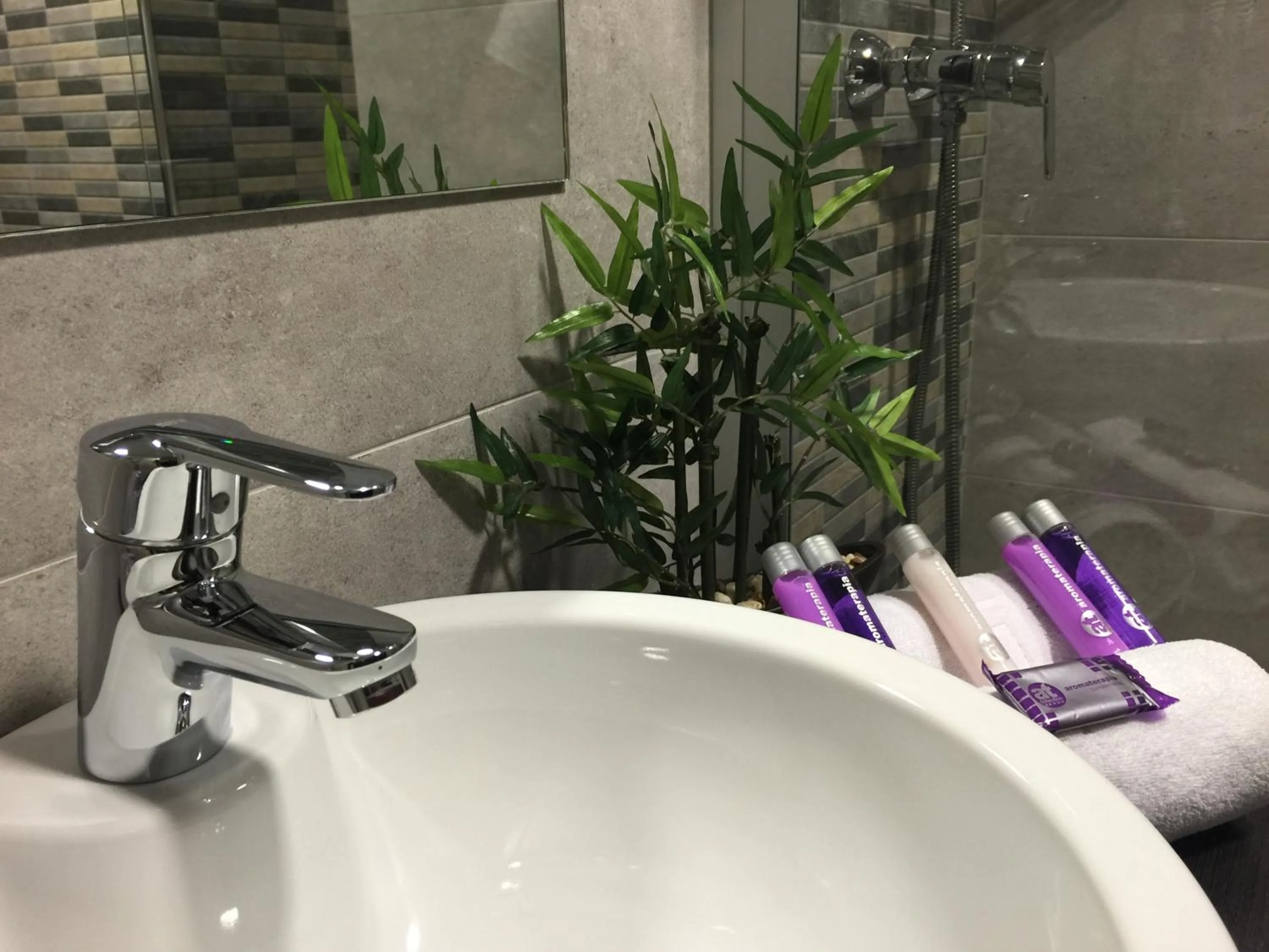 Bathroom in Hotel Noia