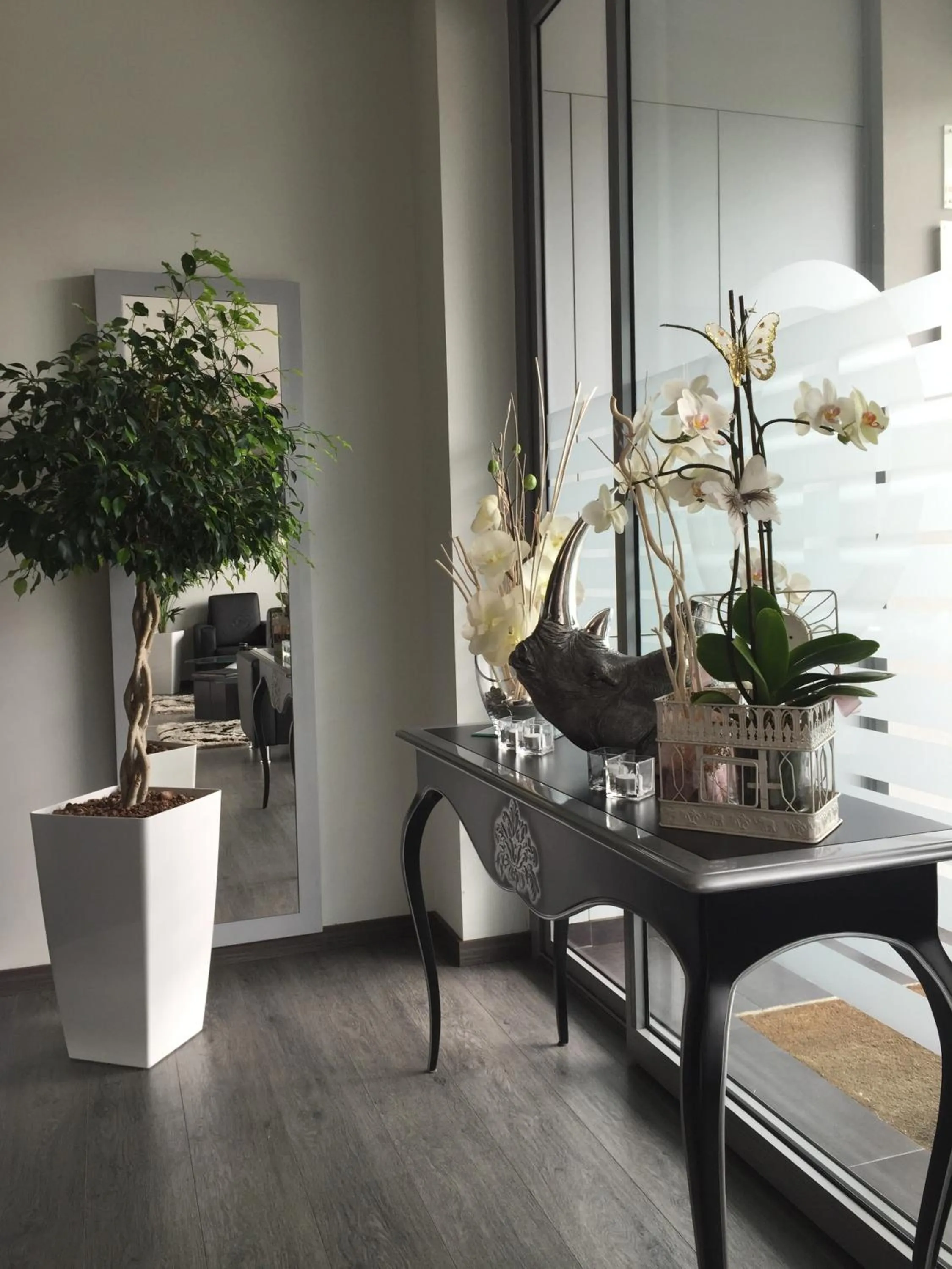 Decorative detail in Hotel Noia