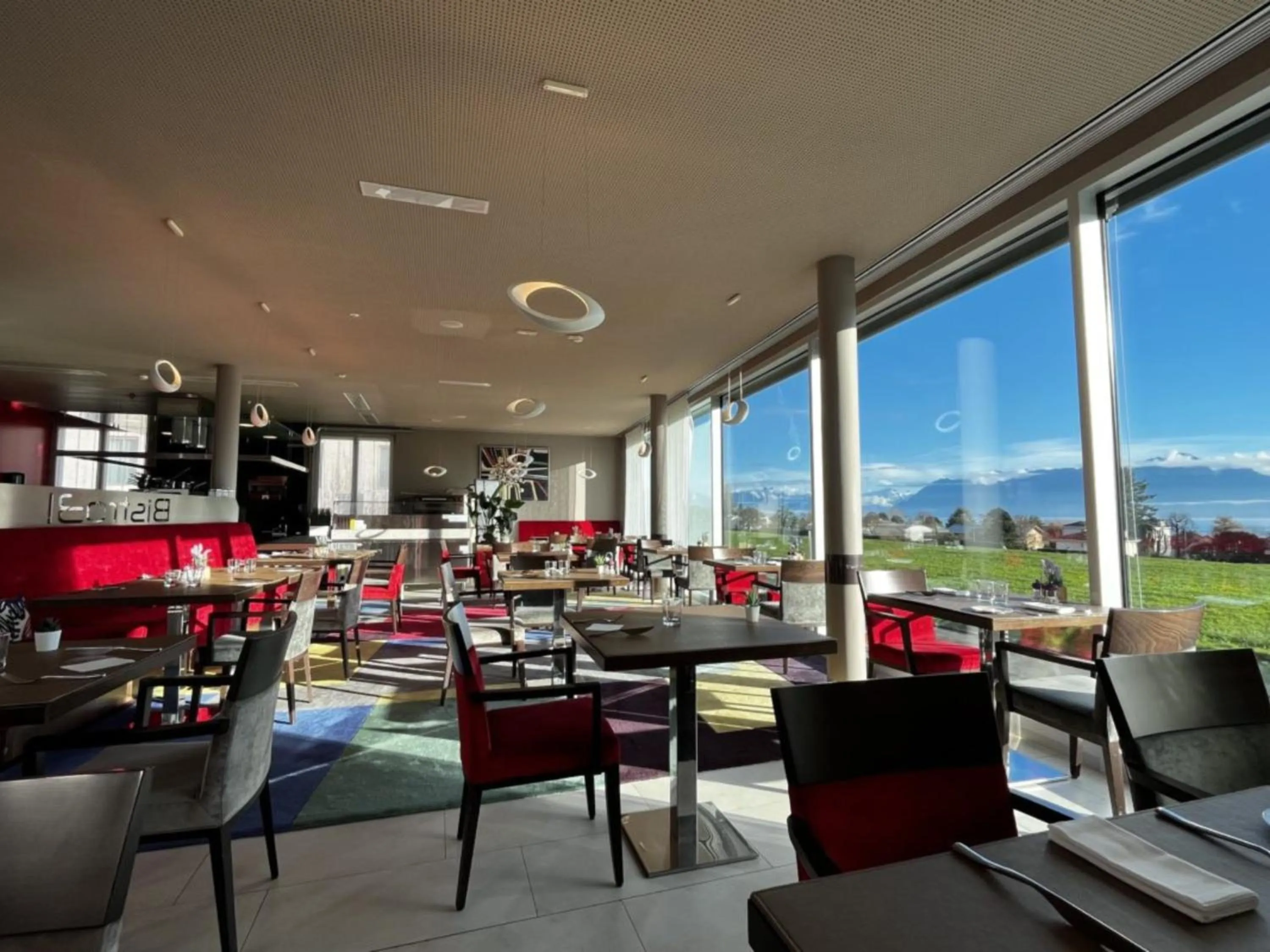 Restaurant/places to eat in Starling Hotel Lausanne