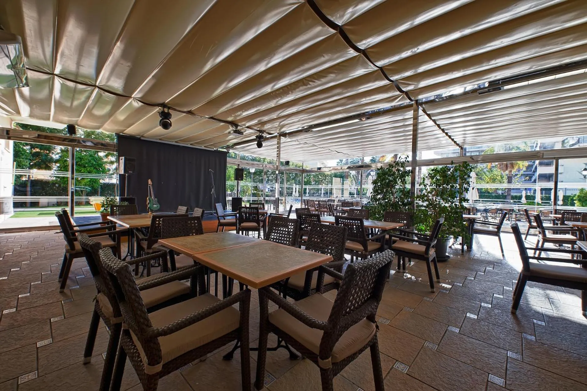 Lounge or bar in Pineda Park