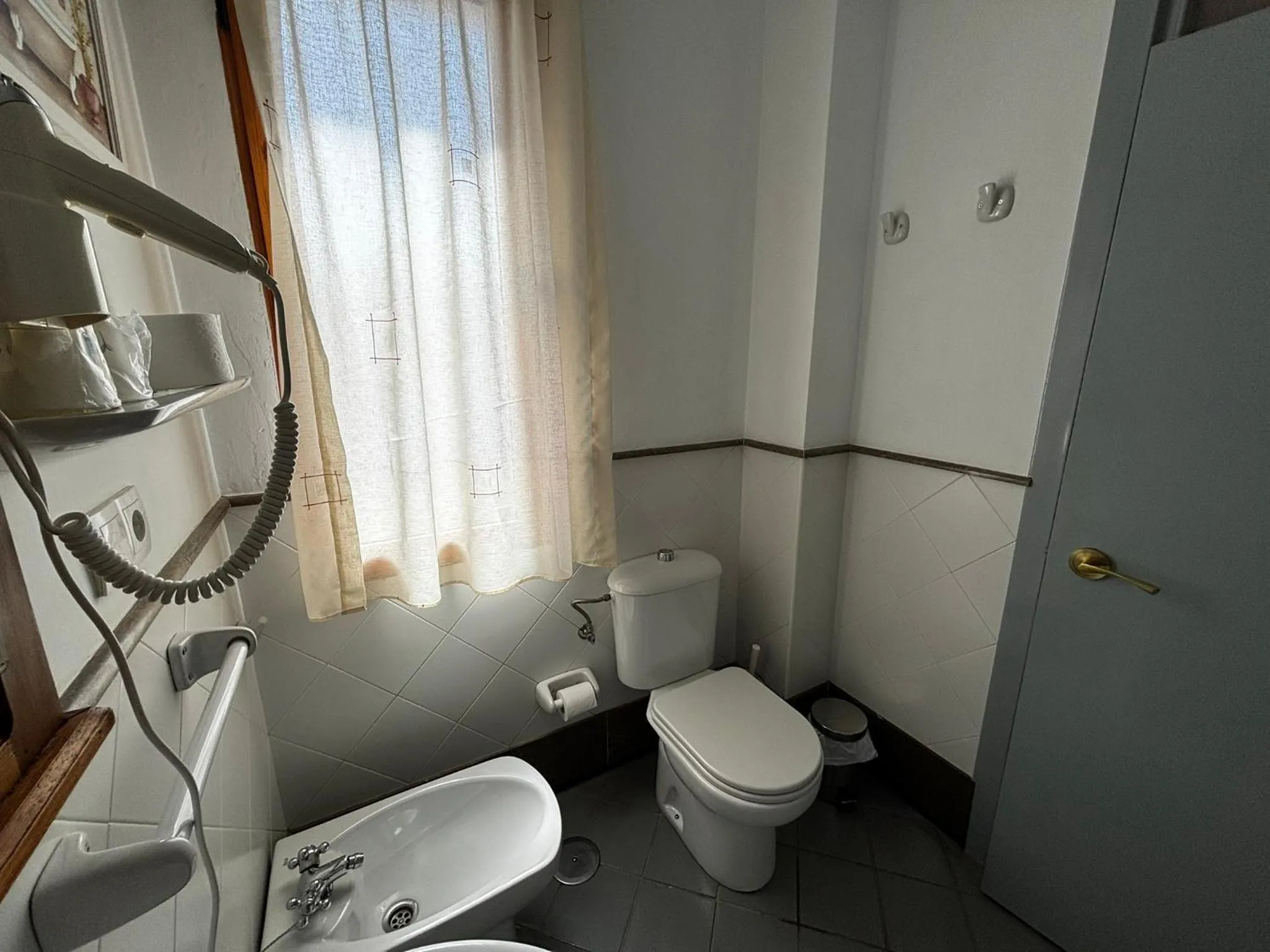 Toilet in Hotel Entreolivos