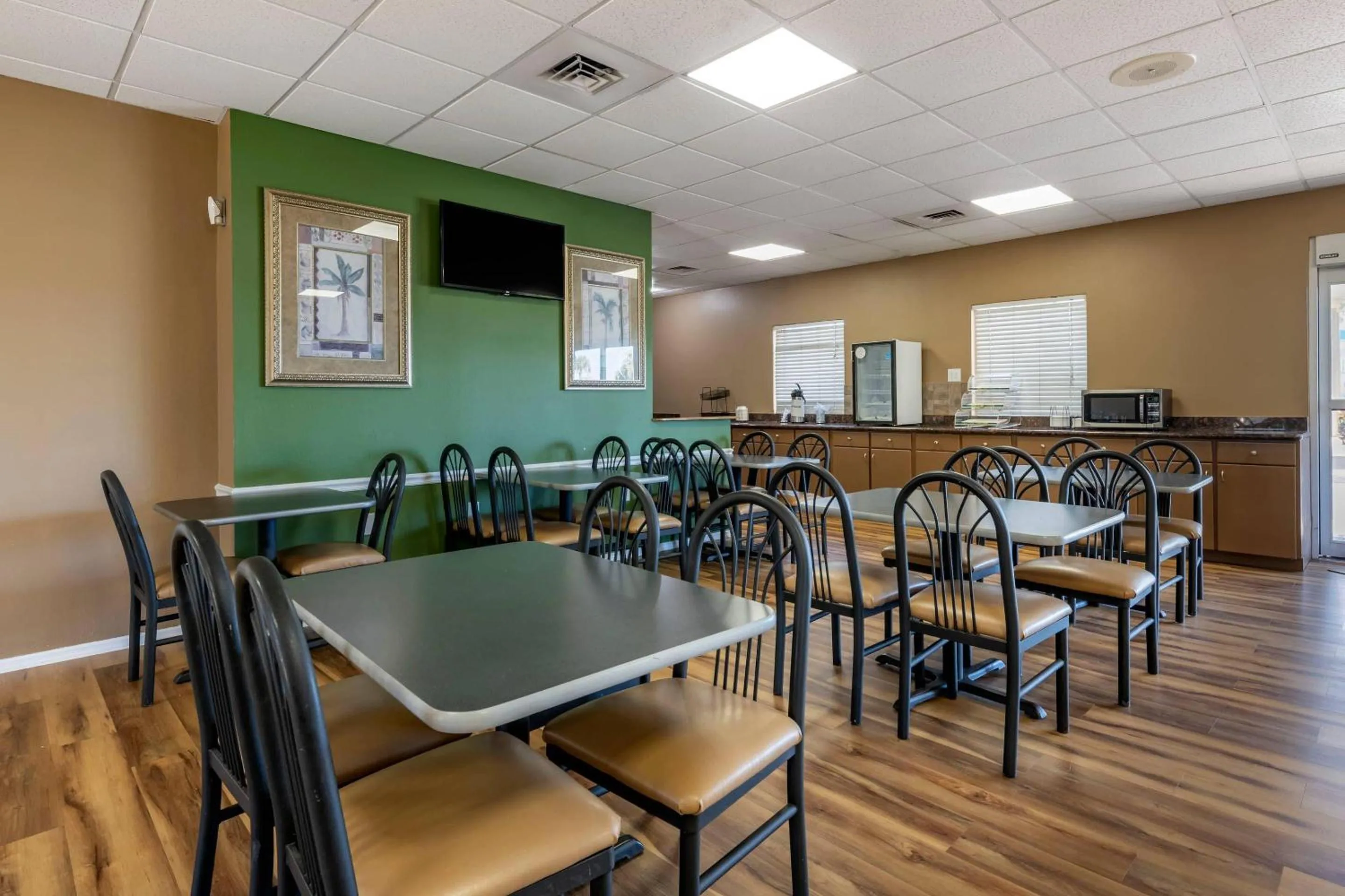 Breakfast in Quality Inn Kennedy Space Center