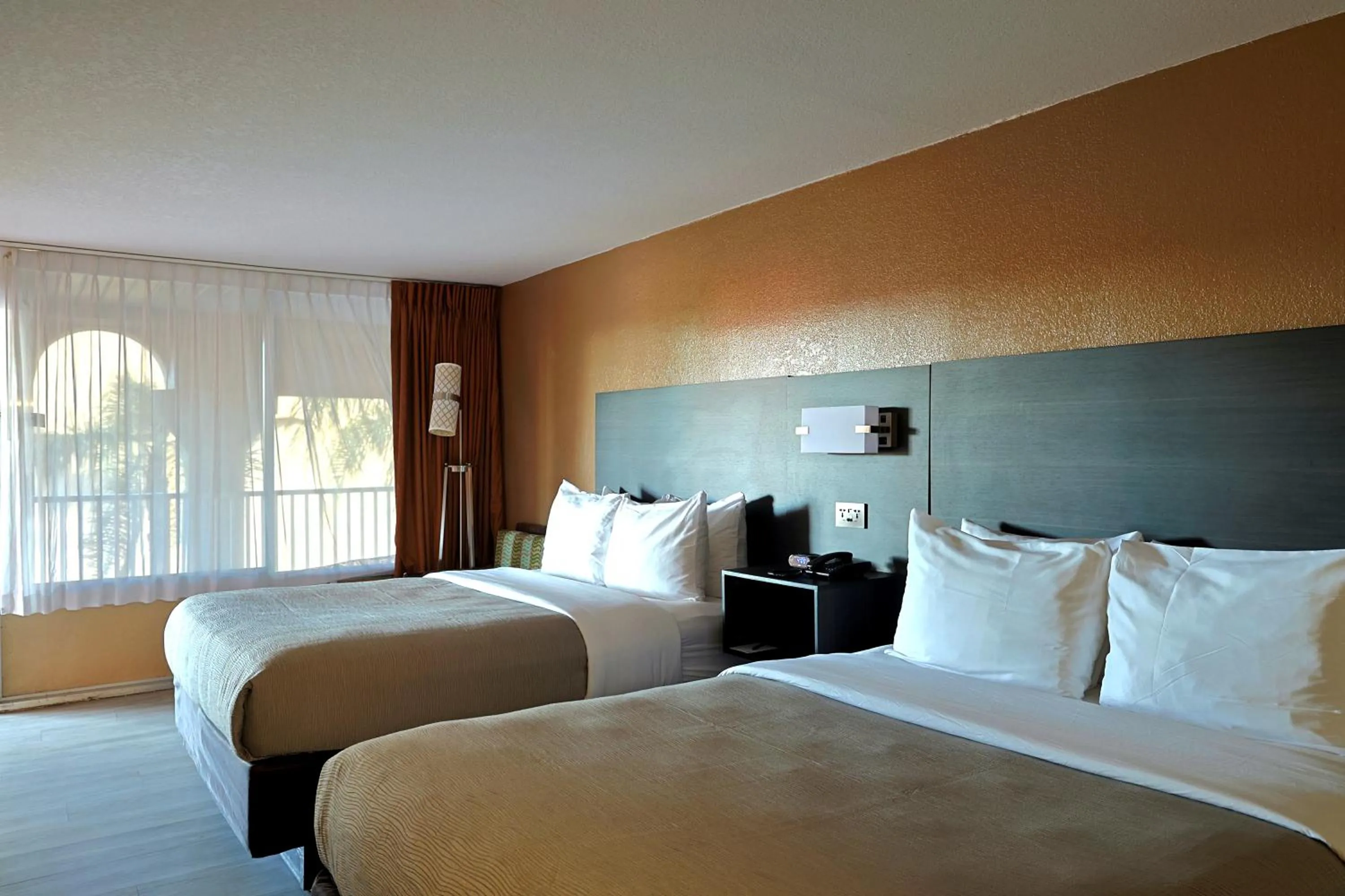 Bed in Quality Inn Kennedy Space Center