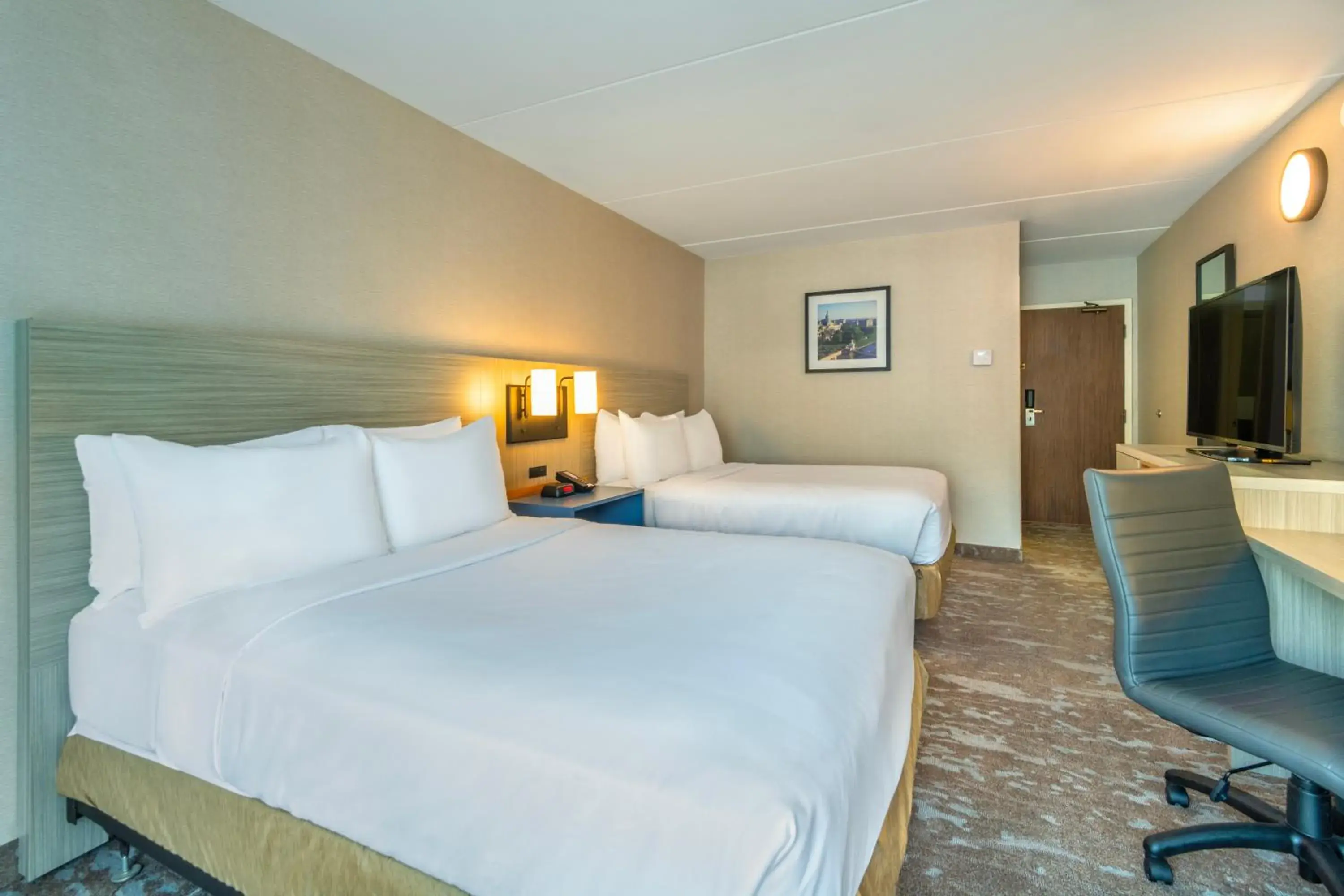 Queen Room with Two Queen Beds - Non Smoking/Pet Friendly in Comfort Inn Parry Sound Queen Room with Two Queen Beds - Non Smoking/Pet Friendly in Comfort Inn Parry Sound