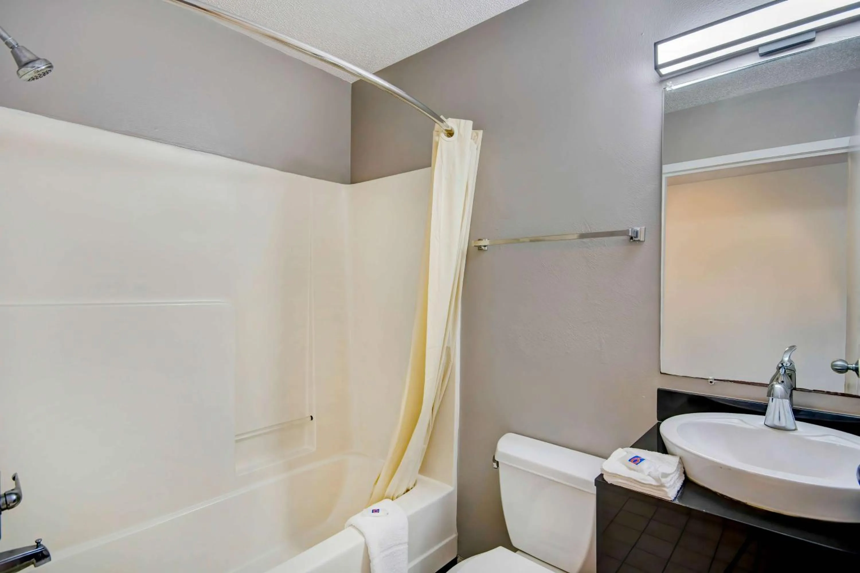 Bathroom in Studio 6-Ocean Springs, MS