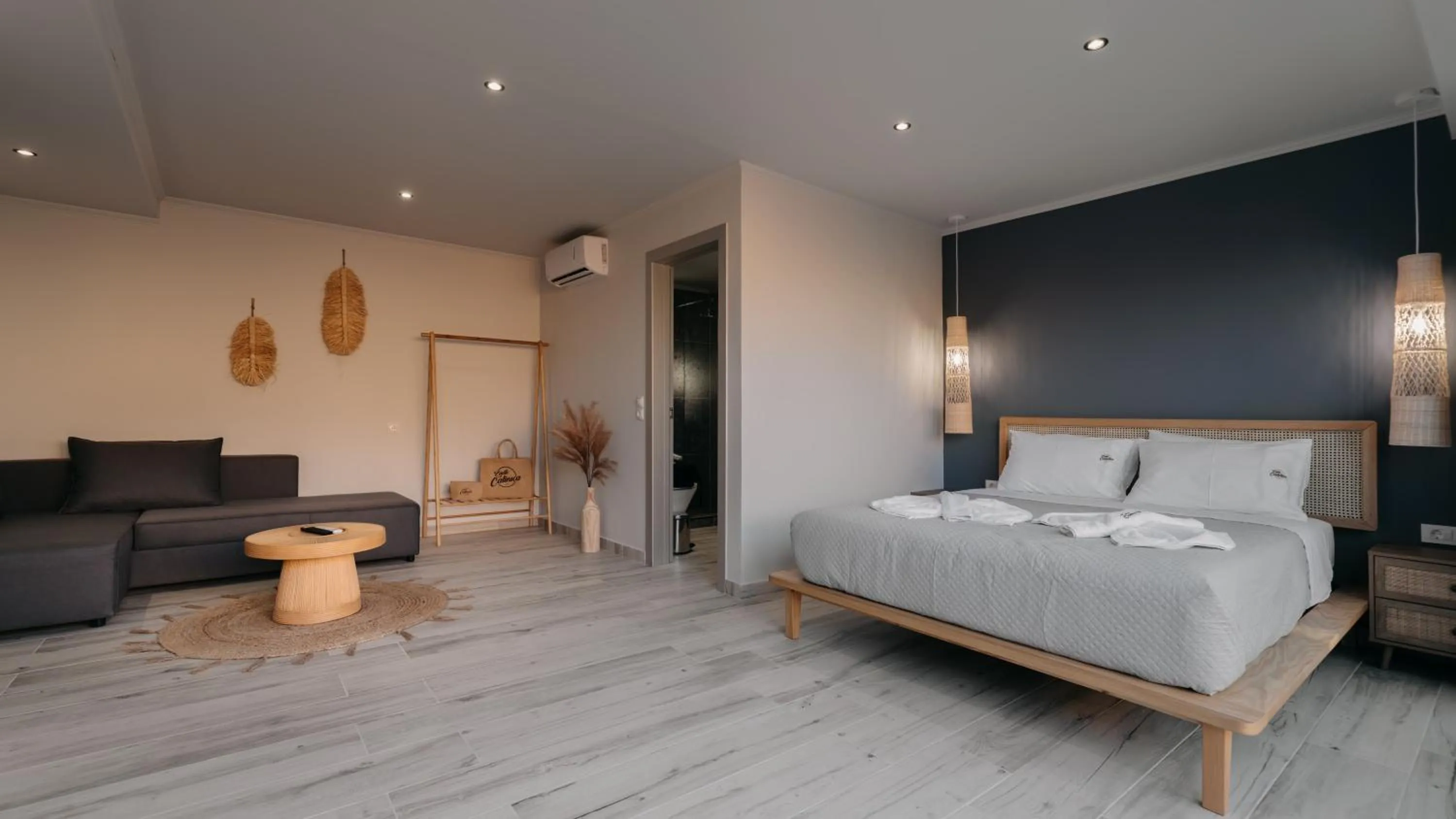 Photo of the whole room, Bed in Zante Calinica Hotel