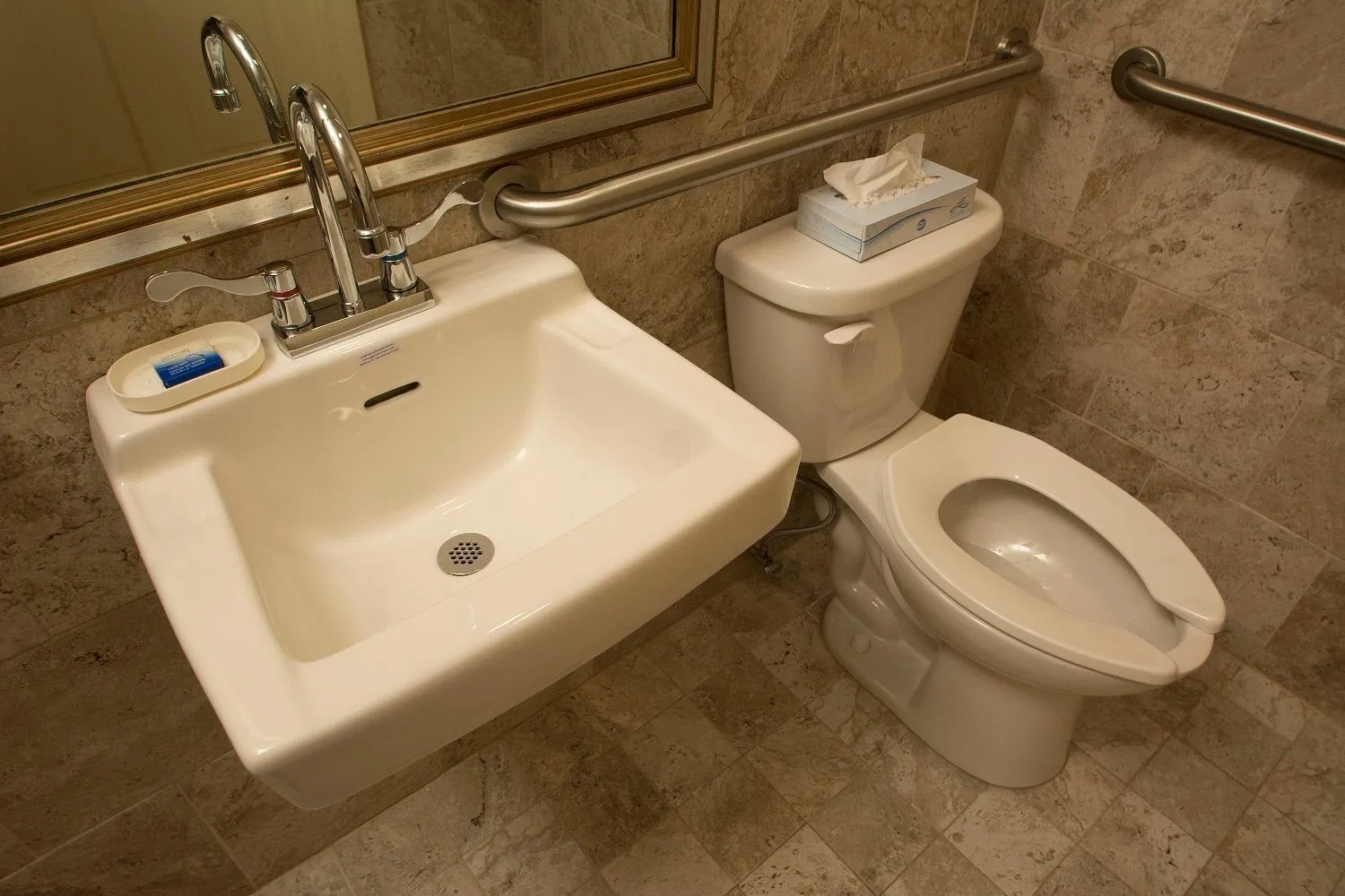 Toilet in Adria Hotel and Conference Center