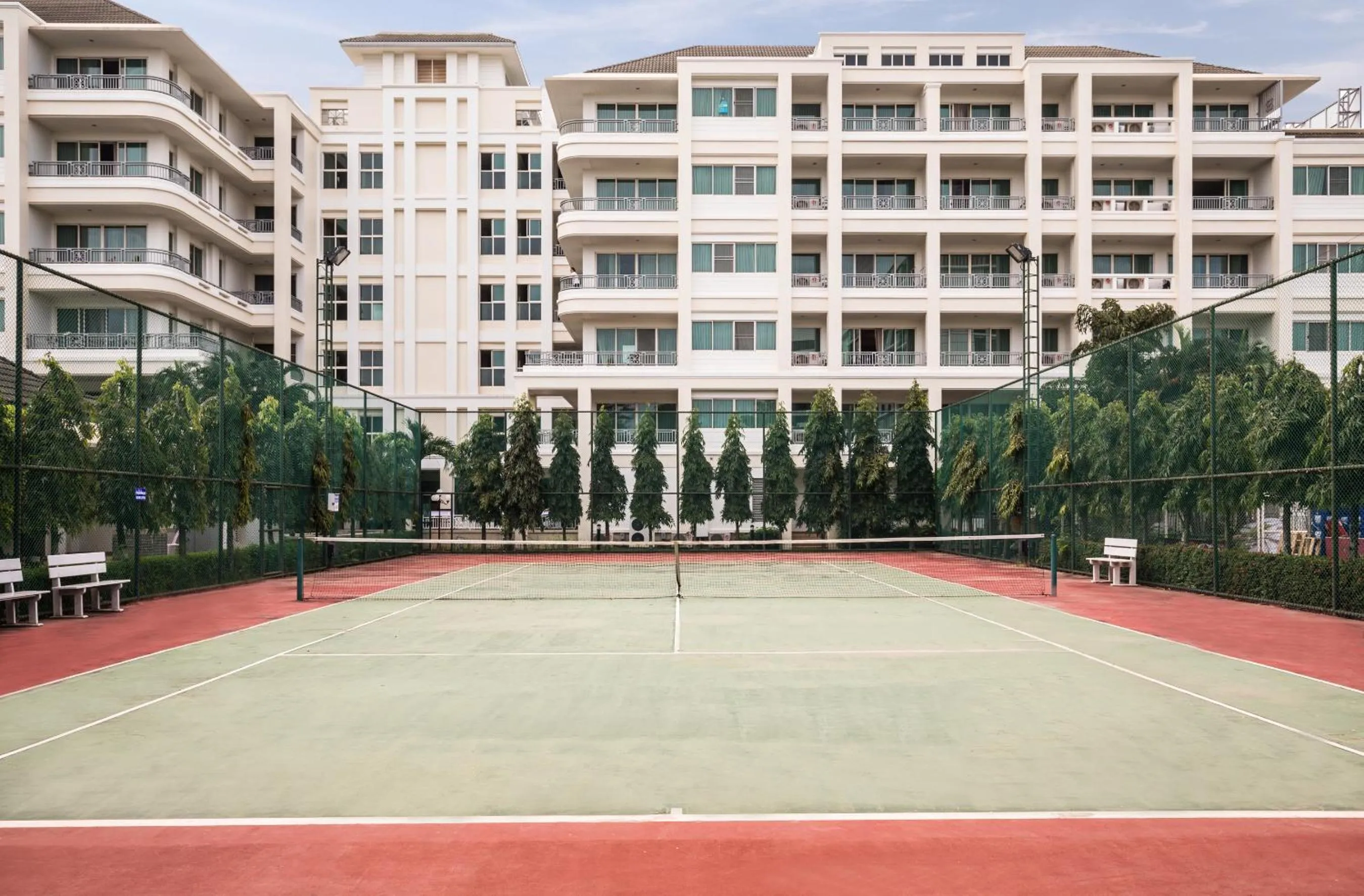 Tennis court in Somerset Vientiane