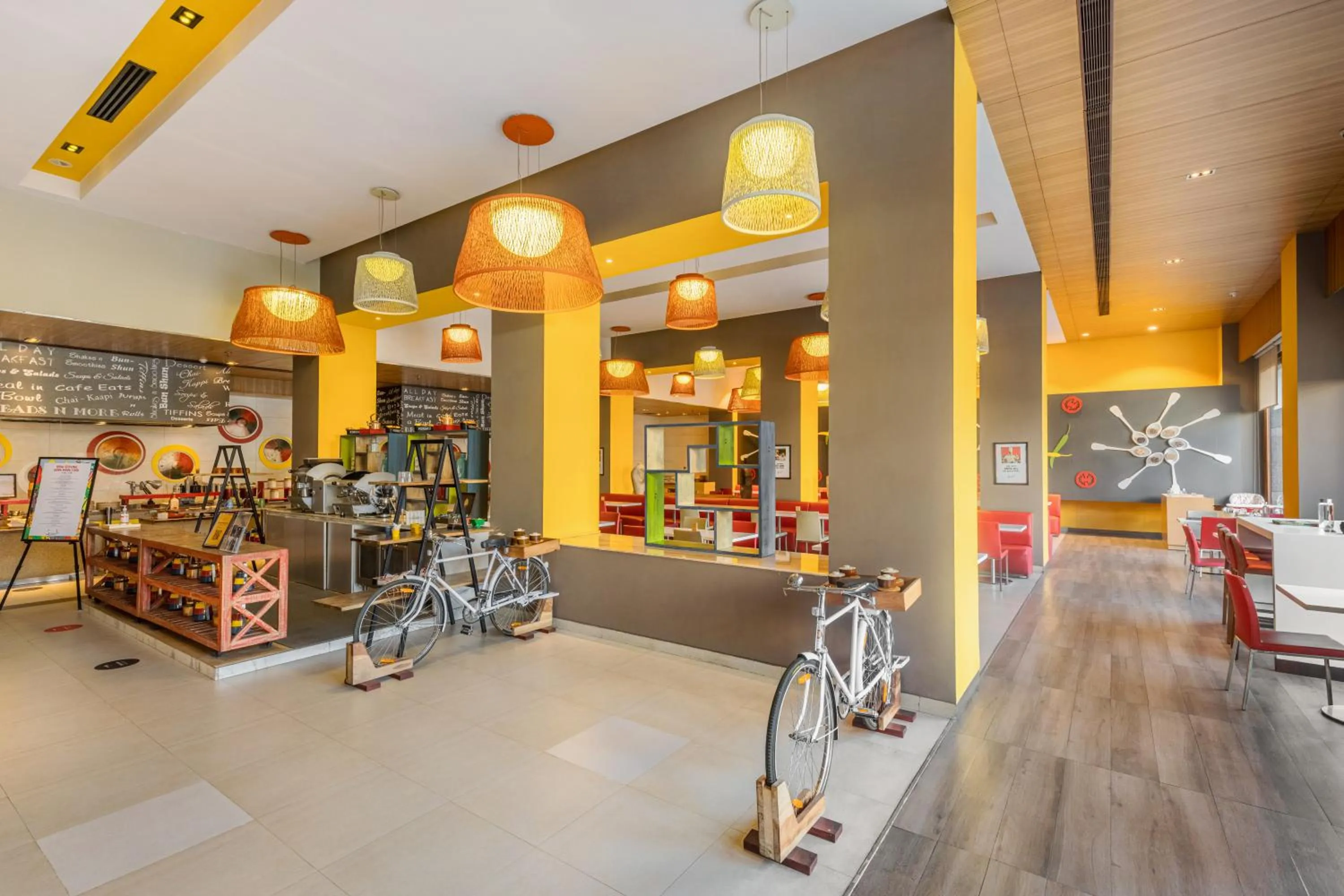 Restaurant/places to eat in ibis Gurgaon Golf Course Road - An Accor Brand