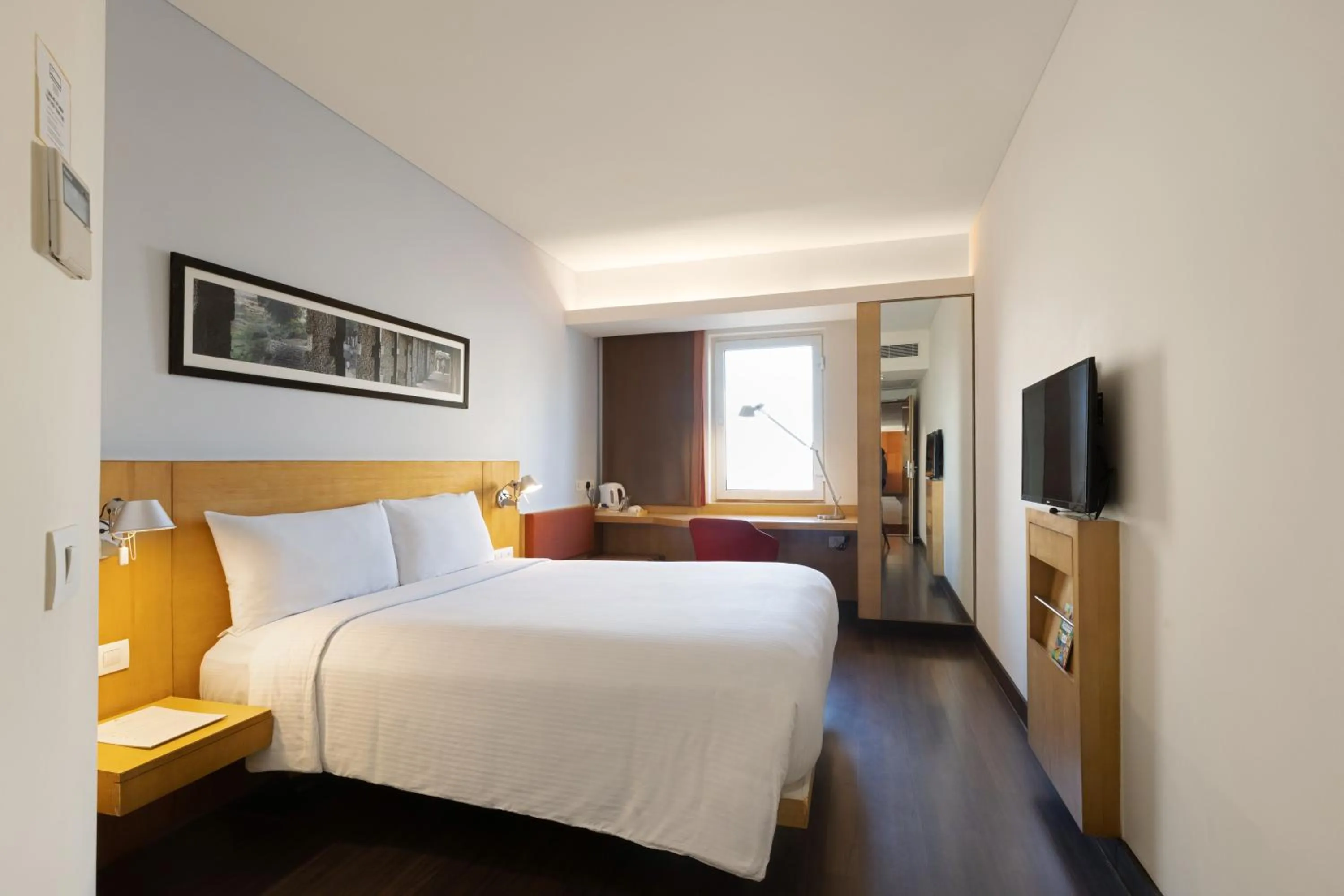 Bedroom, Bed in ibis Gurgaon Golf Course Road - An Accor Brand