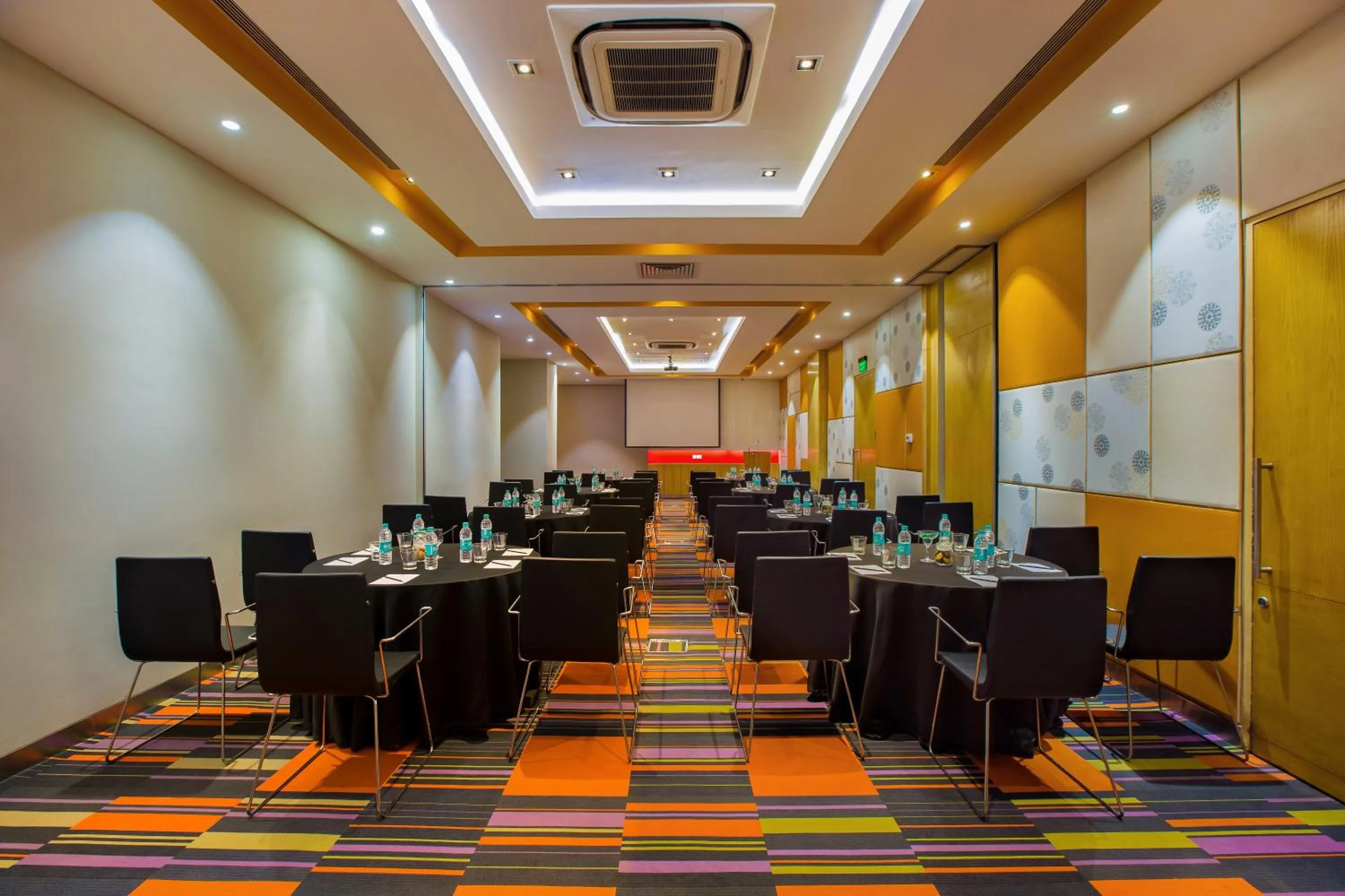 Banquet/Function facilities in ibis Gurgaon Golf Course Road - An Accor Brand