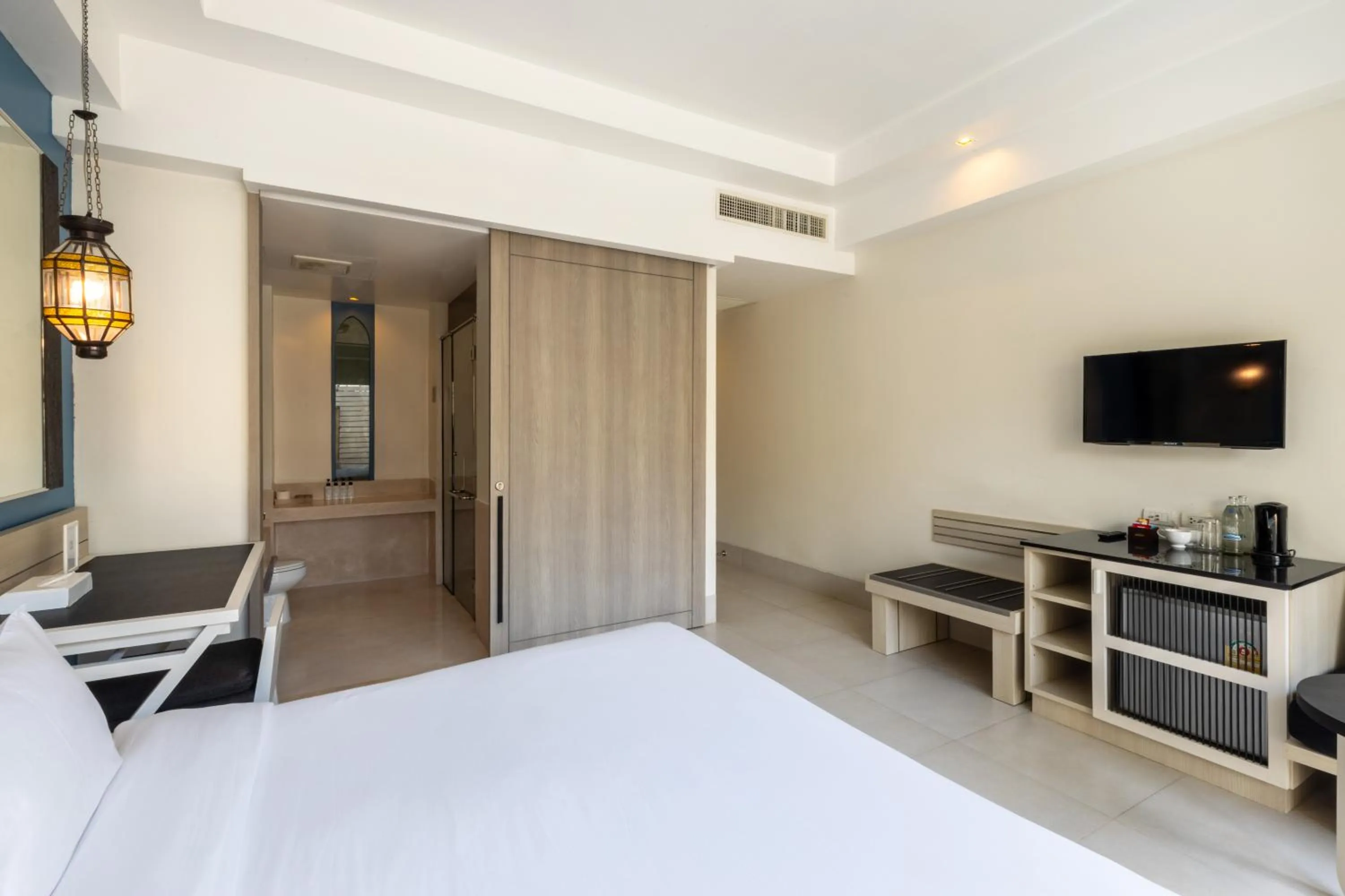 Photo of the whole room, Bed in Navinda Krabi