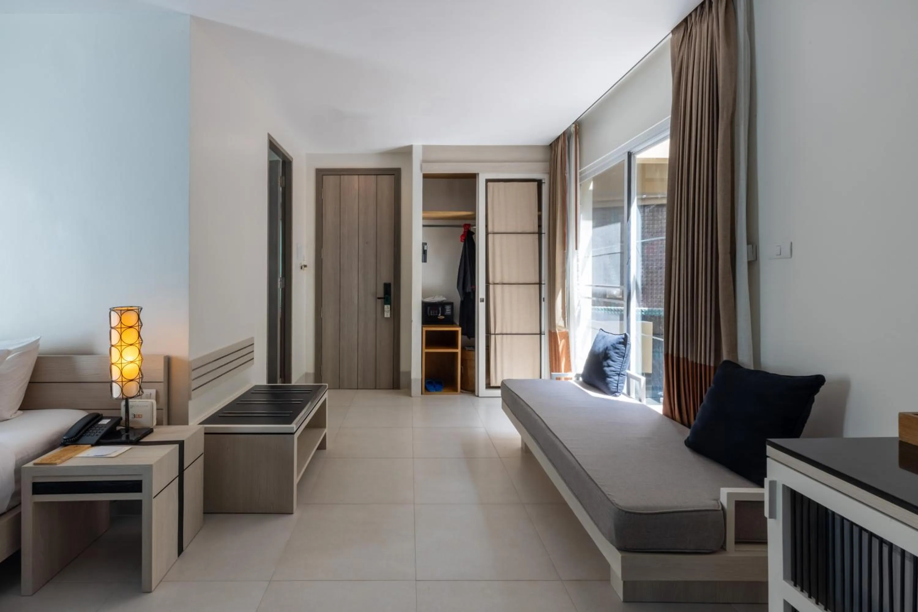 Living room, Bed in Navinda Krabi