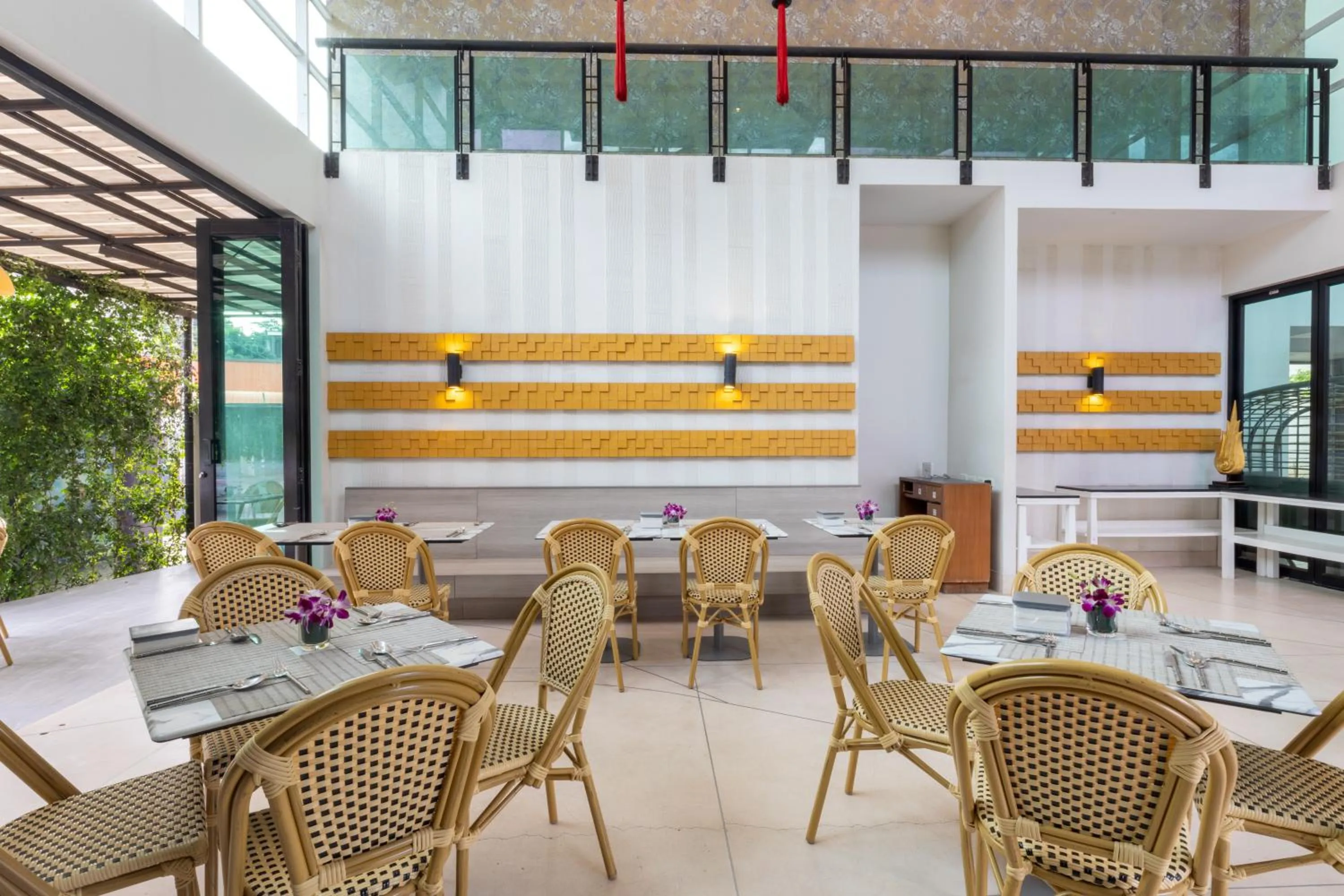 Restaurant/places to eat in Navinda Krabi