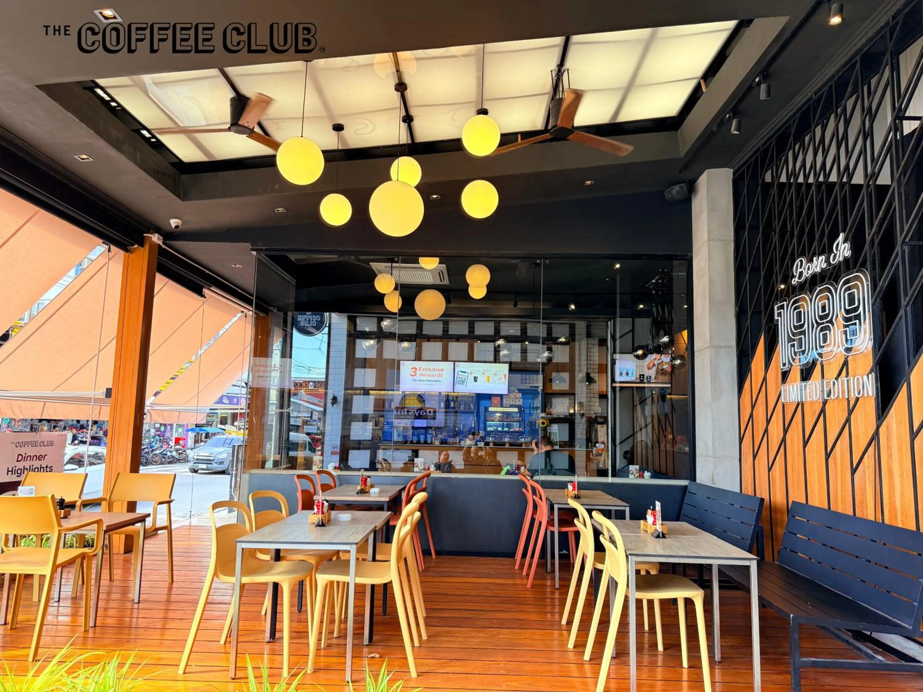 Restaurant/places to eat in Days Inn by Wyndham Patong Beach