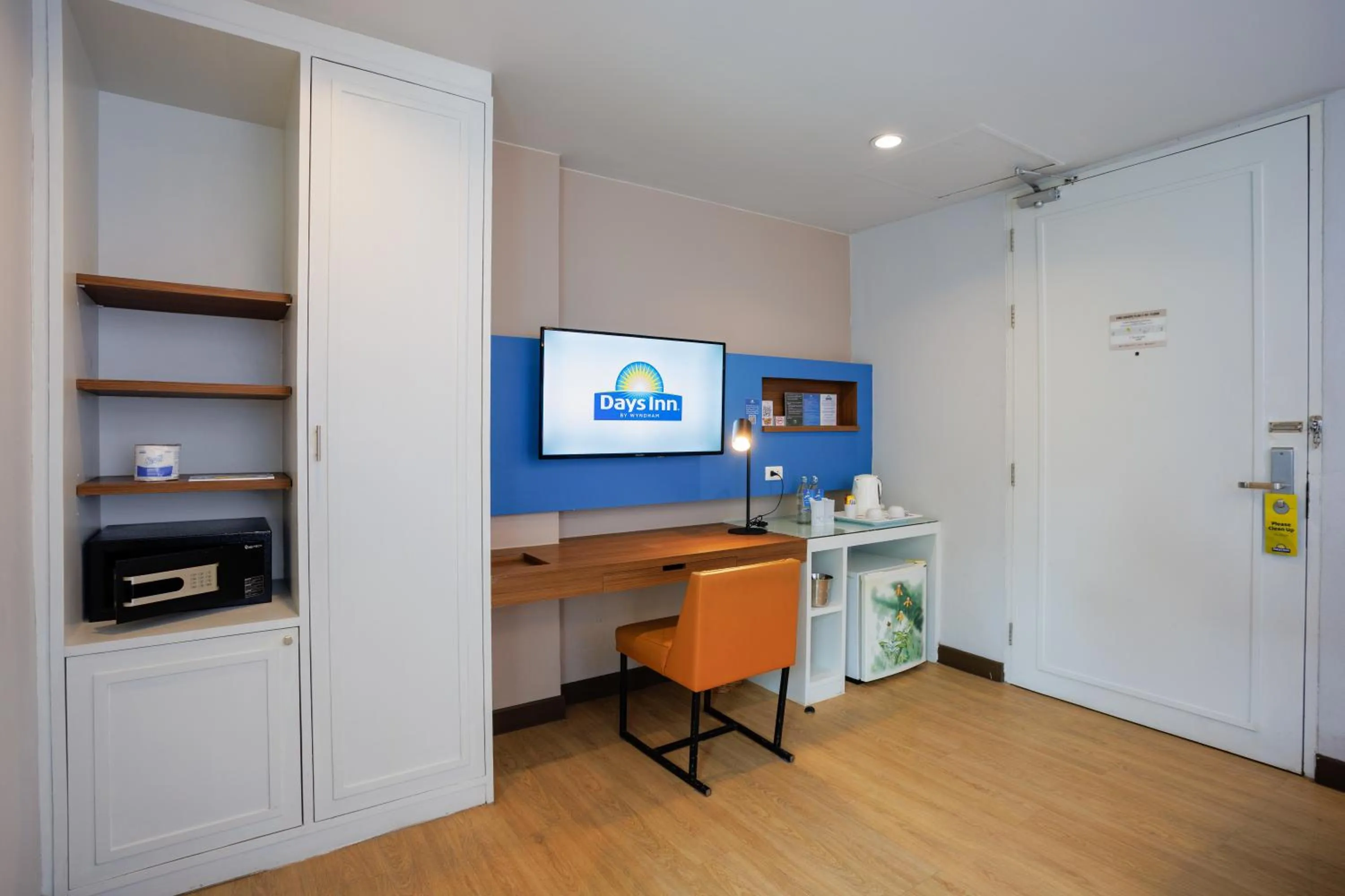 TV and multimedia in Days Inn by Wyndham Patong Beach