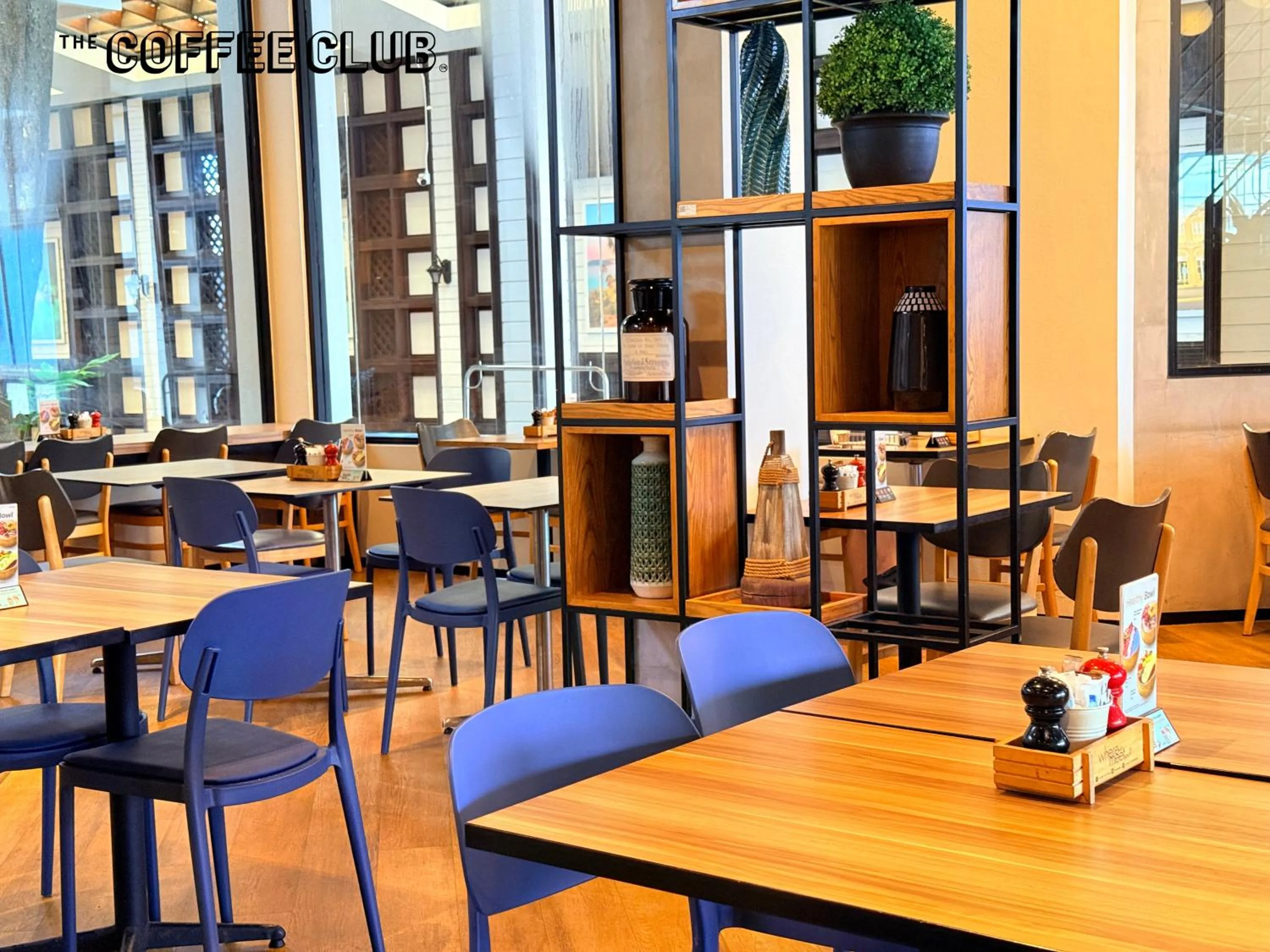 Restaurant/places to eat in Days Inn by Wyndham Patong Beach