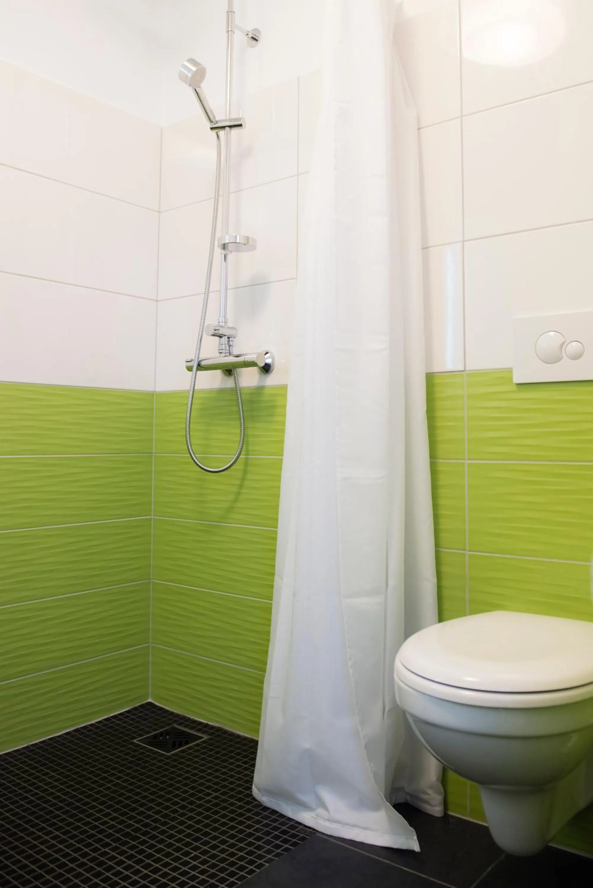 Shower in Media Luna Guesthouse