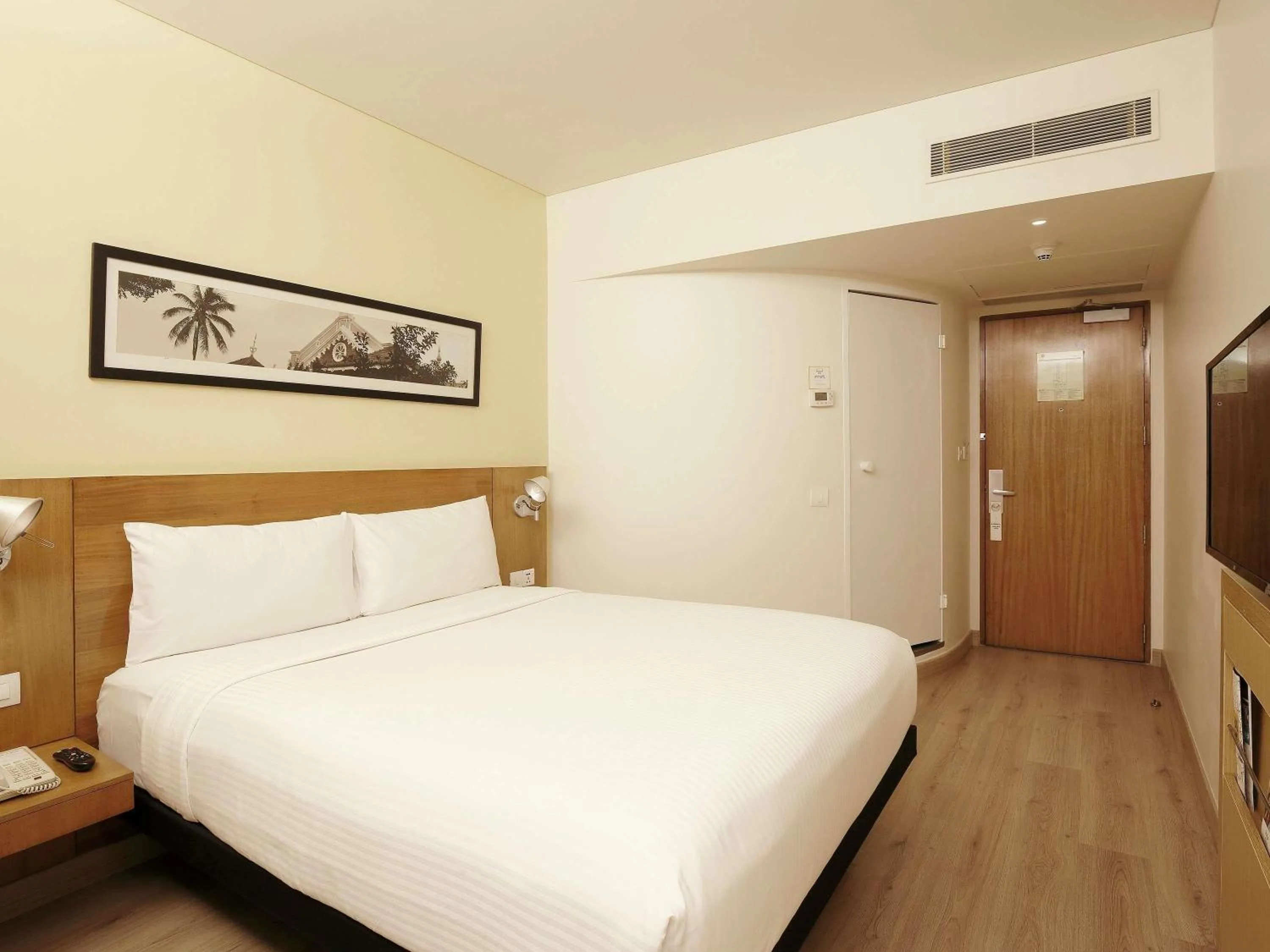 Bedroom, Bed in ibis Pune Viman Nagar - An Accor Brand