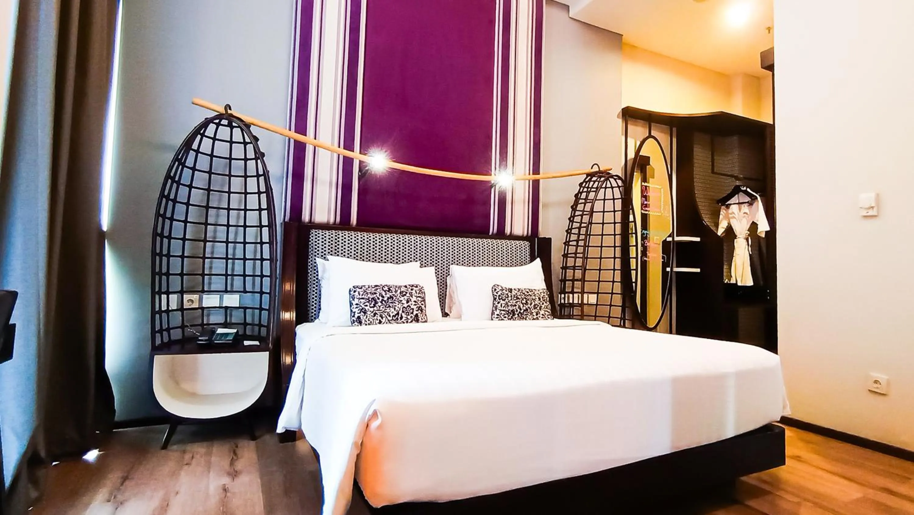 Bedroom, Bed in Mercure Surabaya Grand Mirama